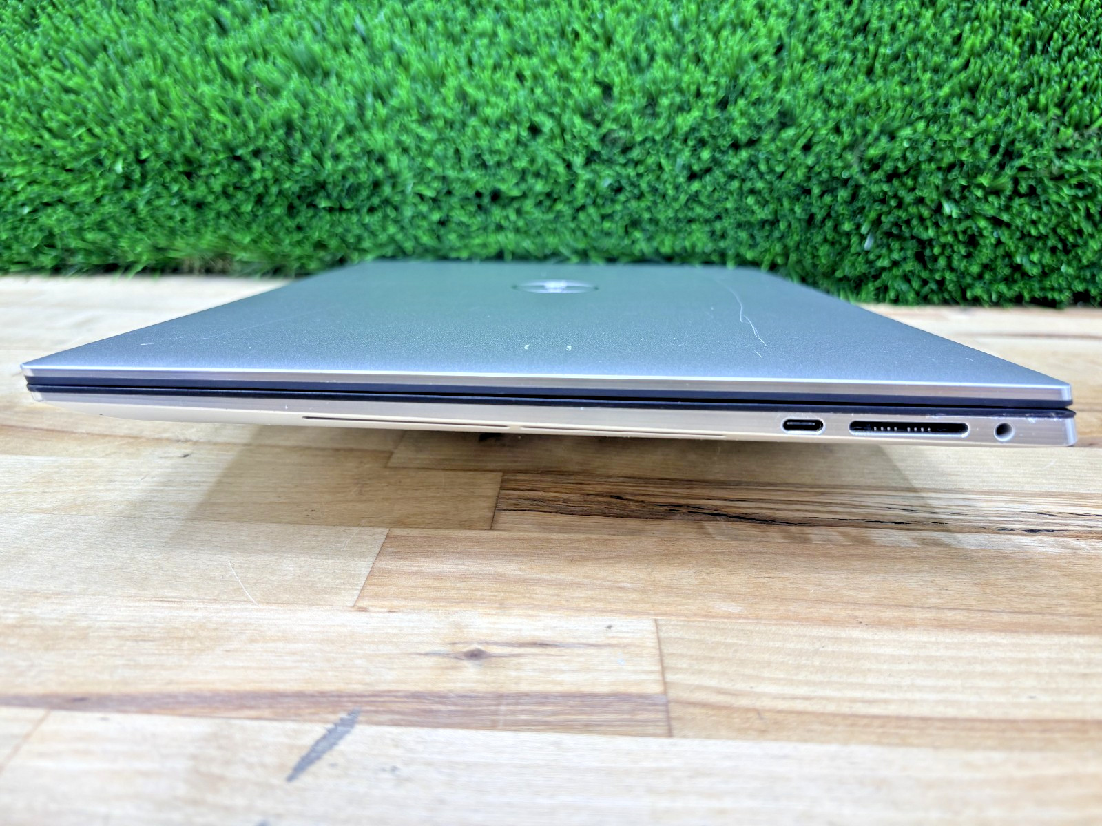 Dell XPs 15 9500 Intel i9-10th Gen 2.40GHz 16GB RAM 512GB SSD Windows 11 Pro*