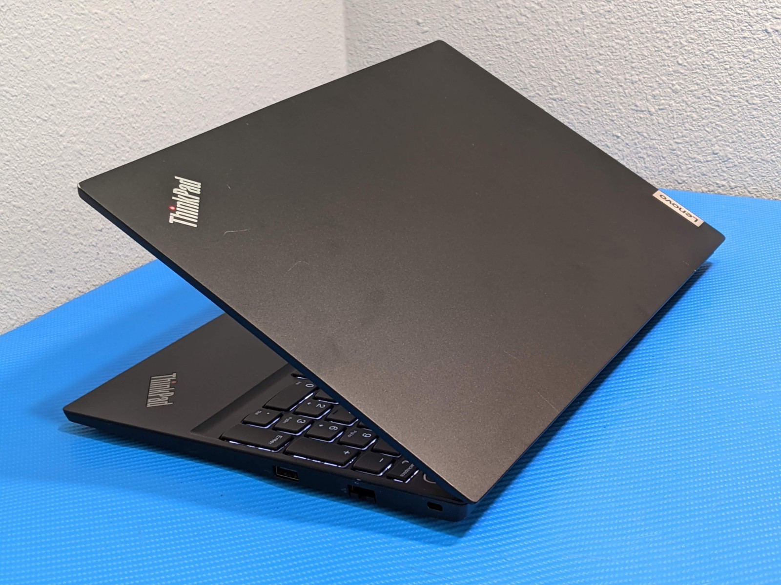 Lenovo ThinkPad E15 15.6″ FHD TOUCH i7 11th Gen 2.8GHz 32GB 1TB SSD Win11Pro +PA