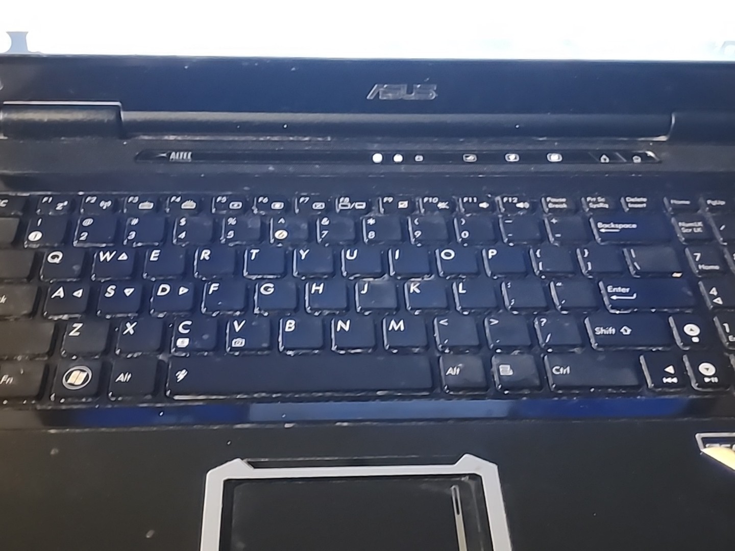 ​Laptop Asus ROG G60 Core 2 Duo P7450 4GB RAM 1GB GTX 260M Win 7 – Para Partes