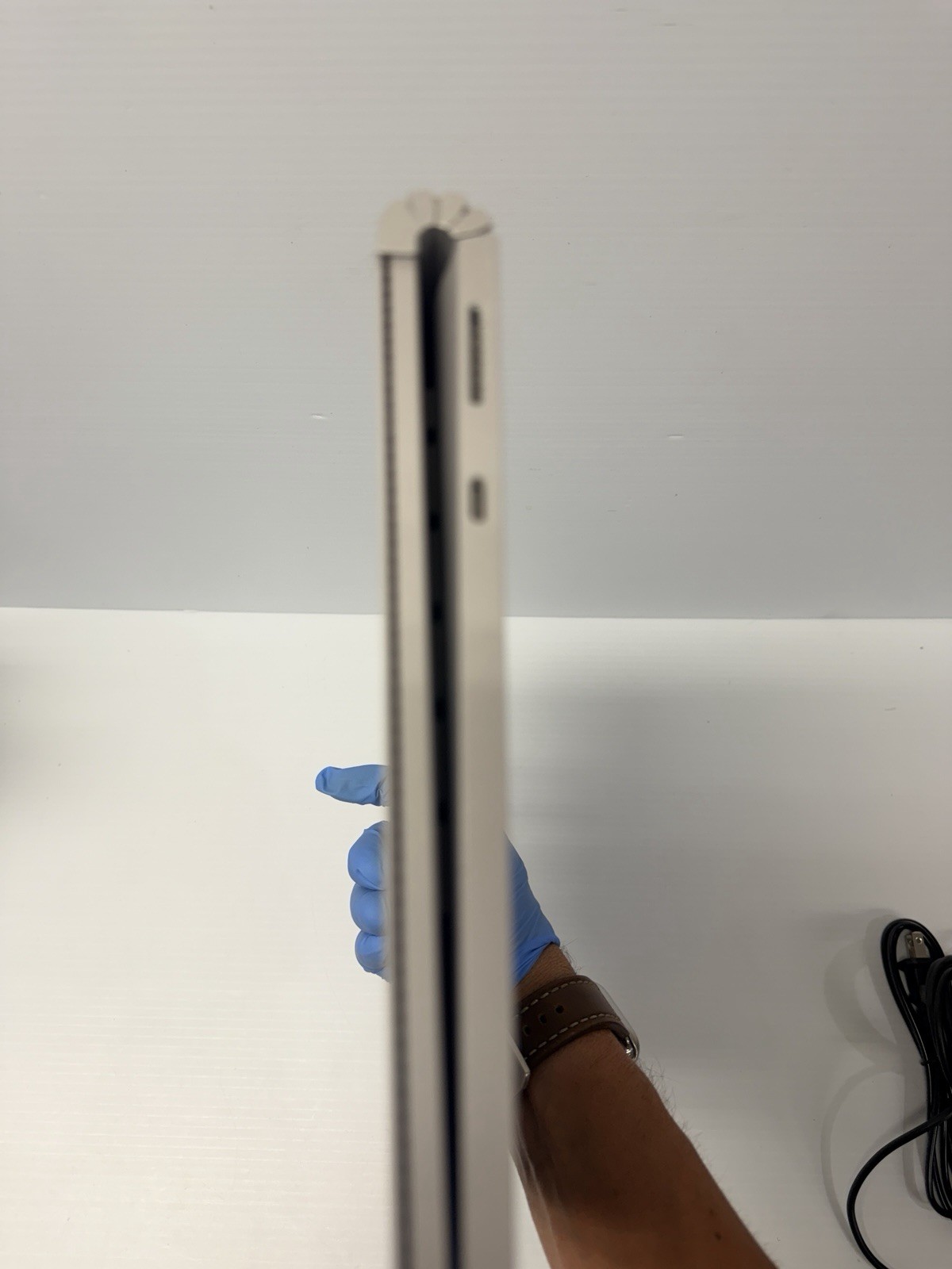 Microsoft Surface Book 2 13.5″ i7-8650U 16GB RAM 512GB SSD GTX 1050 2GB Win 11 P