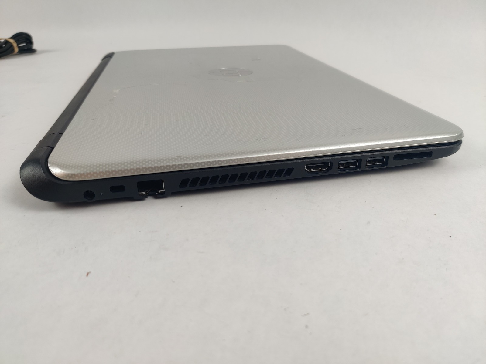 HP 15-1271WM Laptop w/ Intel Pentium N3540 2.16 GHZ + 4 GB 500GB *BAD BATTERY*