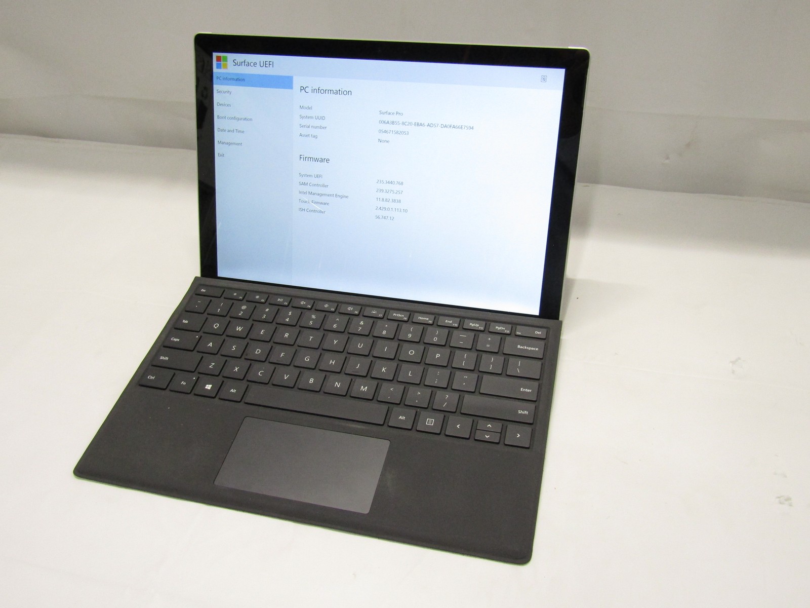 Microsoft Surface Pro 5 1GHz Intel m3-7Y30 4GB RAM 128GB SSD 12.3″ CRACKED NO OS