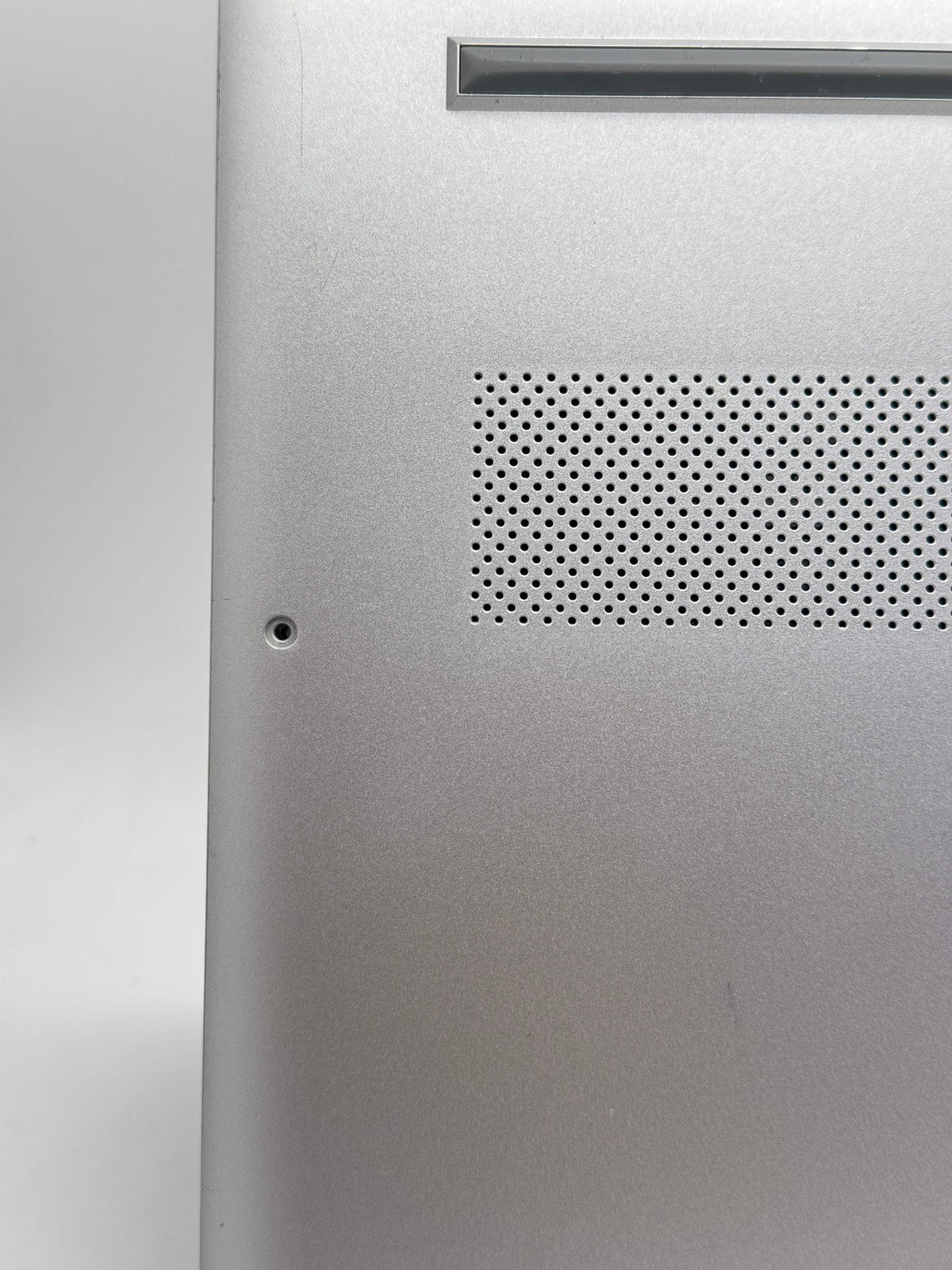HP 15-DY2702DX 15.6″ Core i3 11th Gen 8GB 256GB Silver – Won’t Boot For Parts