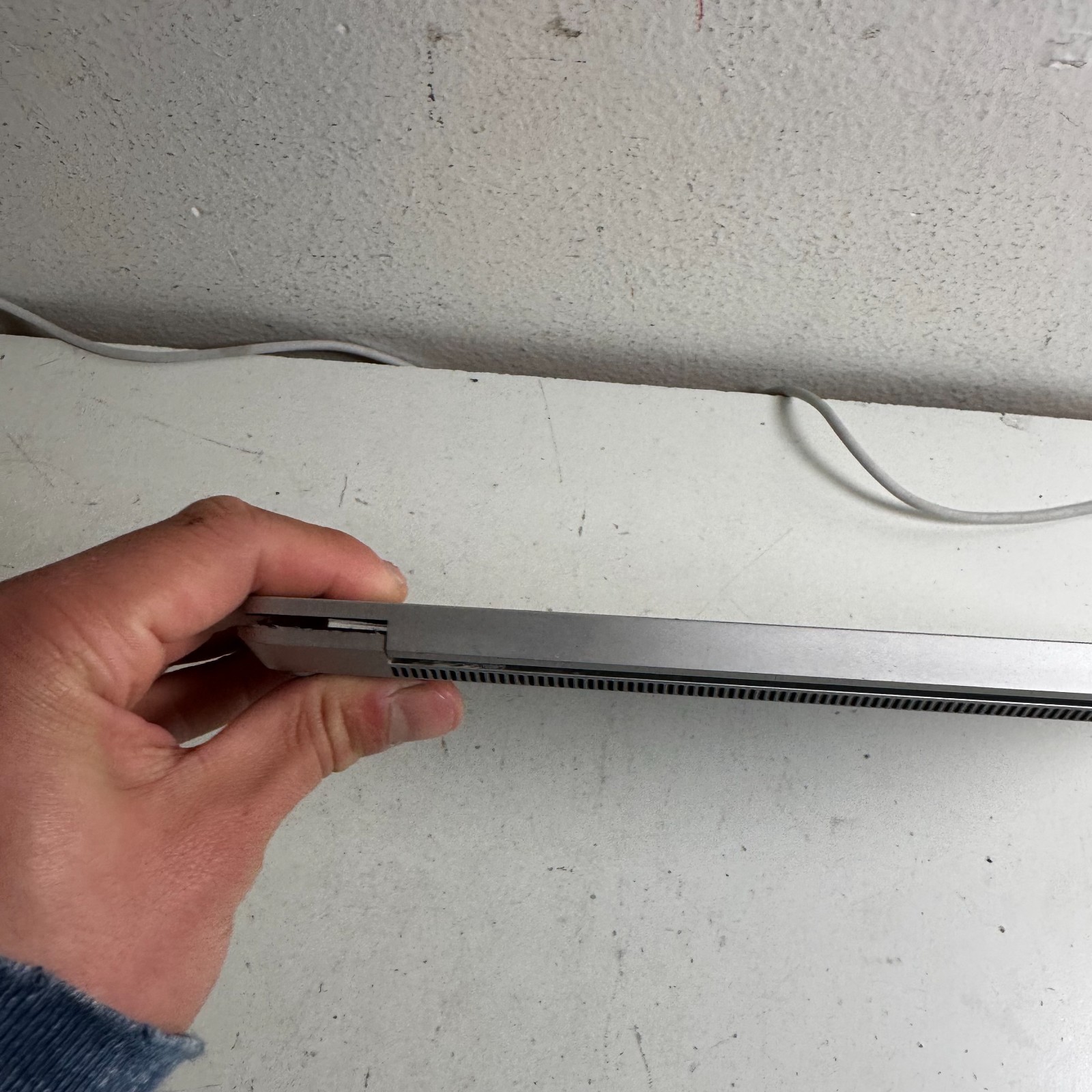 Microsoft Surface 2 1769 13.5″ PixelSense Touchscreen Display Laptop – for Parts