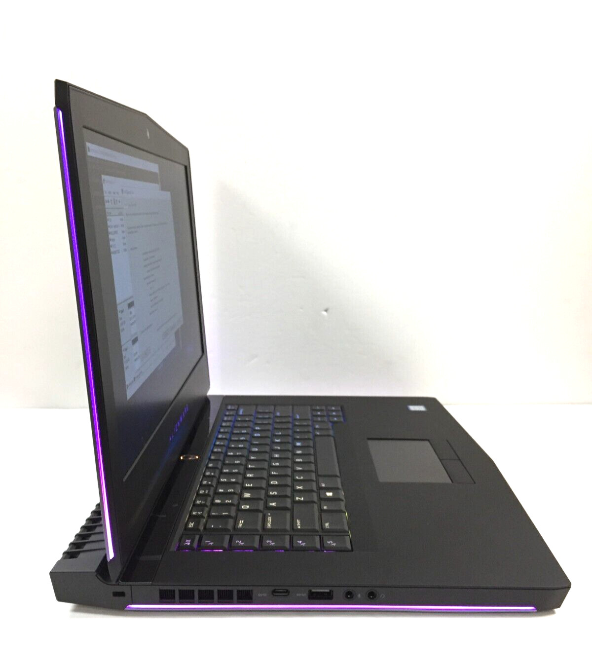 Dell Alienware 15 R4 Gaming Laptop/i7-8750H/16GB/1TB HDD+128GB SSD/GTX 1060 6GB