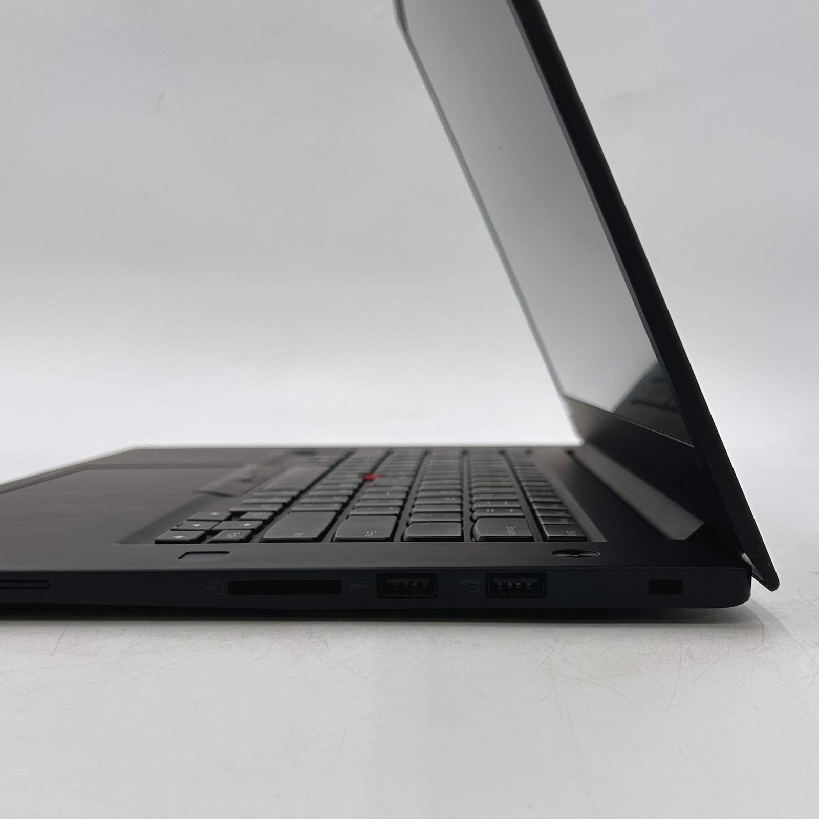 Lenovo ThinkPad P1 Gen 2 15.6″ i7-9850H 2.6GHz 32GB RAM 1TB SSD Quadro T1000