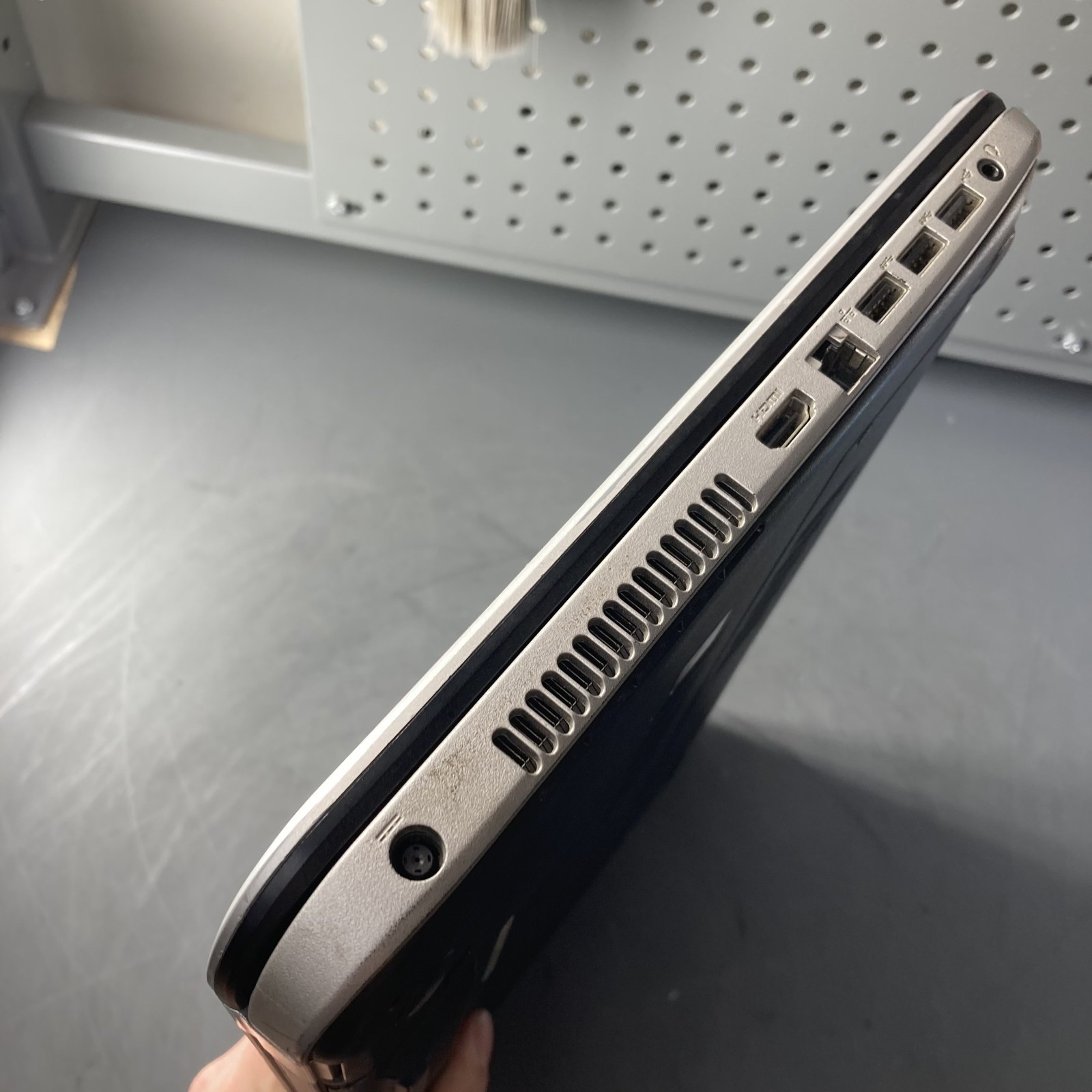 Dell Inspiron 17R 5737 17.3″ Laptop Core i5-4200U 1.6GHz 8GB RAM 256GB SSD W10P