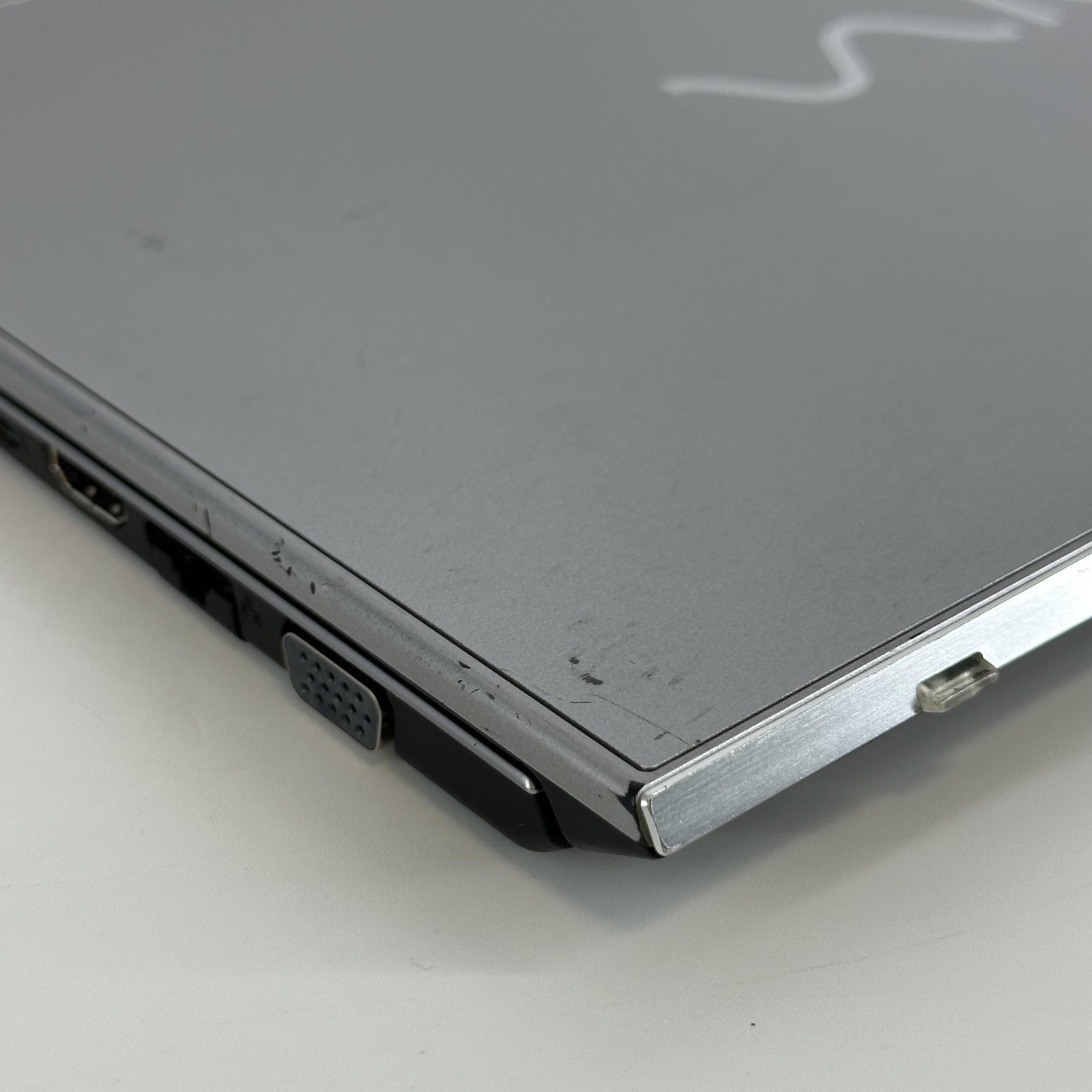 Vaio SX14 14 Gray FHD i5-8265U 1.60GHz 8GB RAM 256GB SSD Good