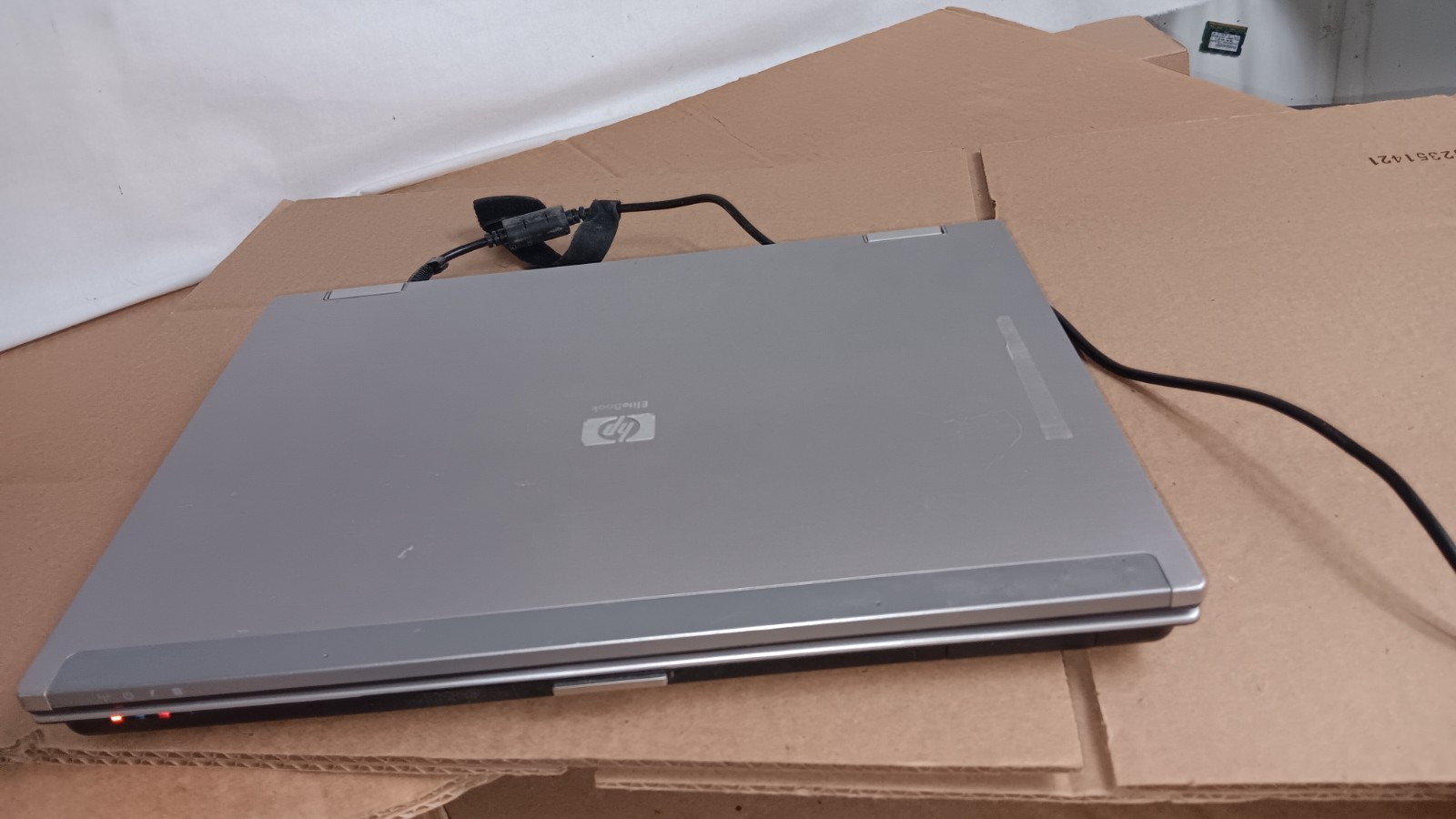 HP EliteBook 8530p Laptop Intel C2D @ 2.53 GHz 15.4″ LCD Screen DVD AC adapter