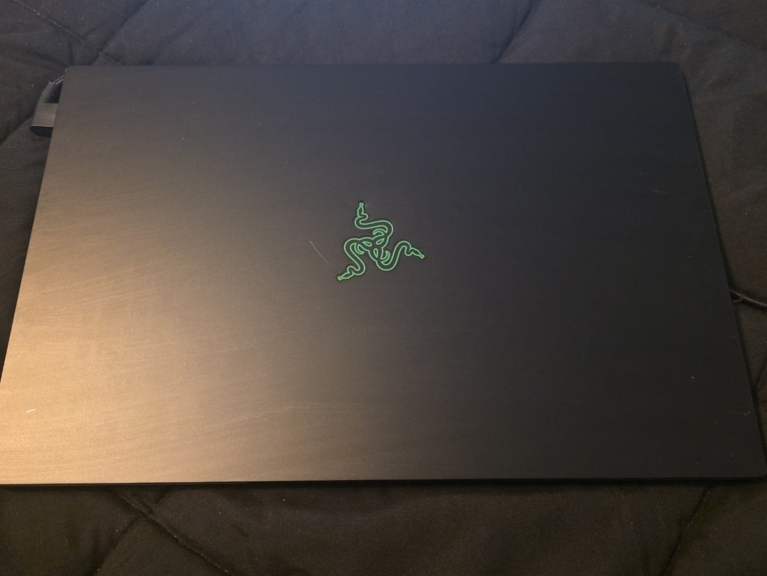Razer Blade 17.3″ FHD (1TB SSD, Intel Core i7 12th Gen., 4.80 GHz, 32GB) Laptop