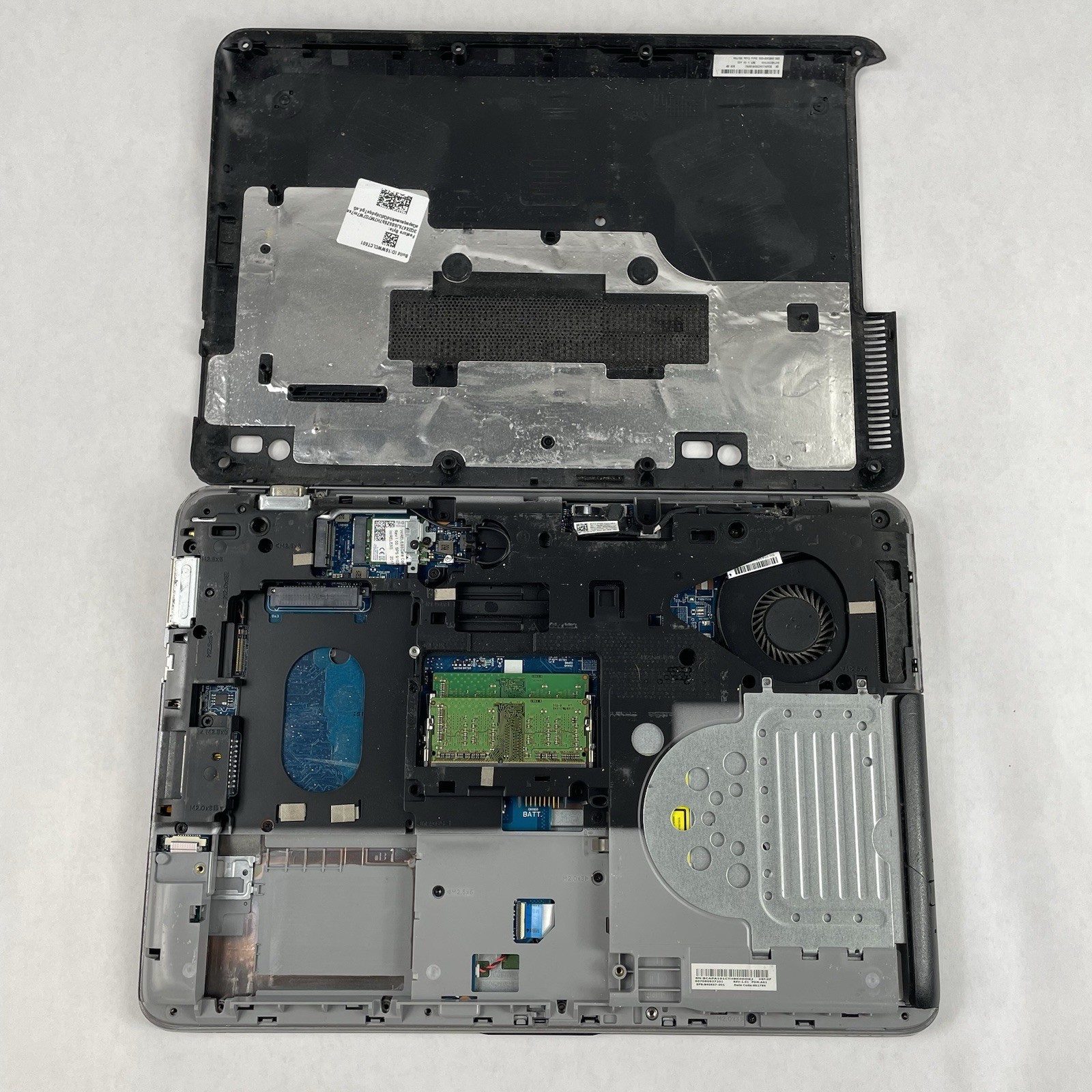 HP ProBook 640 G3 14″ i5-7200U 2.50 GHz 8 GB RAM No SSD/OS/AC/Batt – Bad Corner