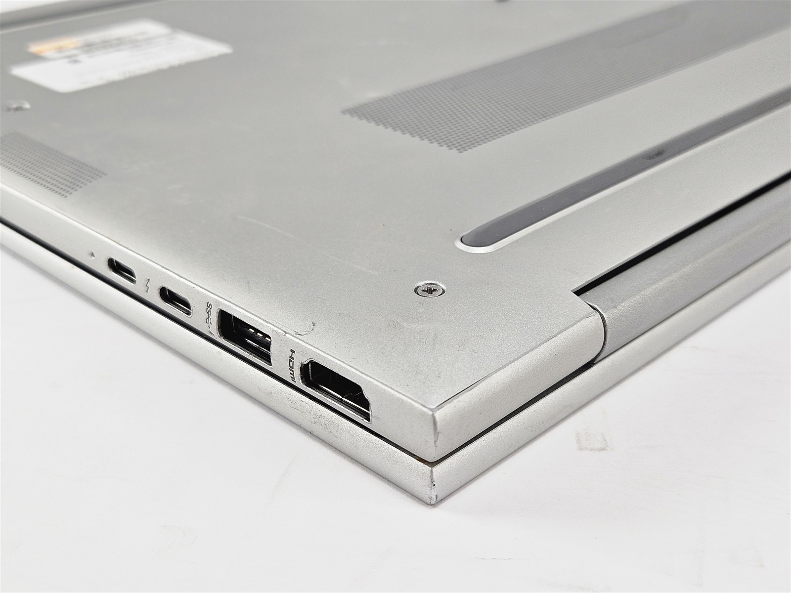 HP EliteBook 860 G9 i5-1235U 16GB 512GB SSD 16″ Pro Notebook