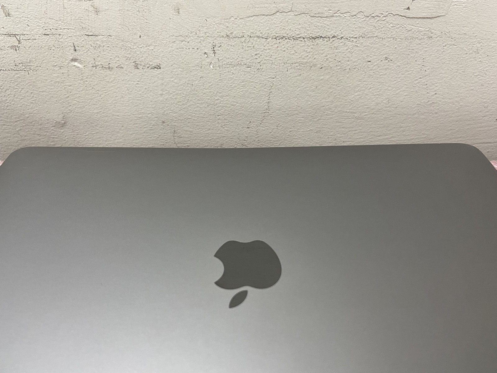 Apple MacBook Pro A1708 2017 13.3″ i5-7360U 8GB RAM 256GB SSD *Read* – LP50A