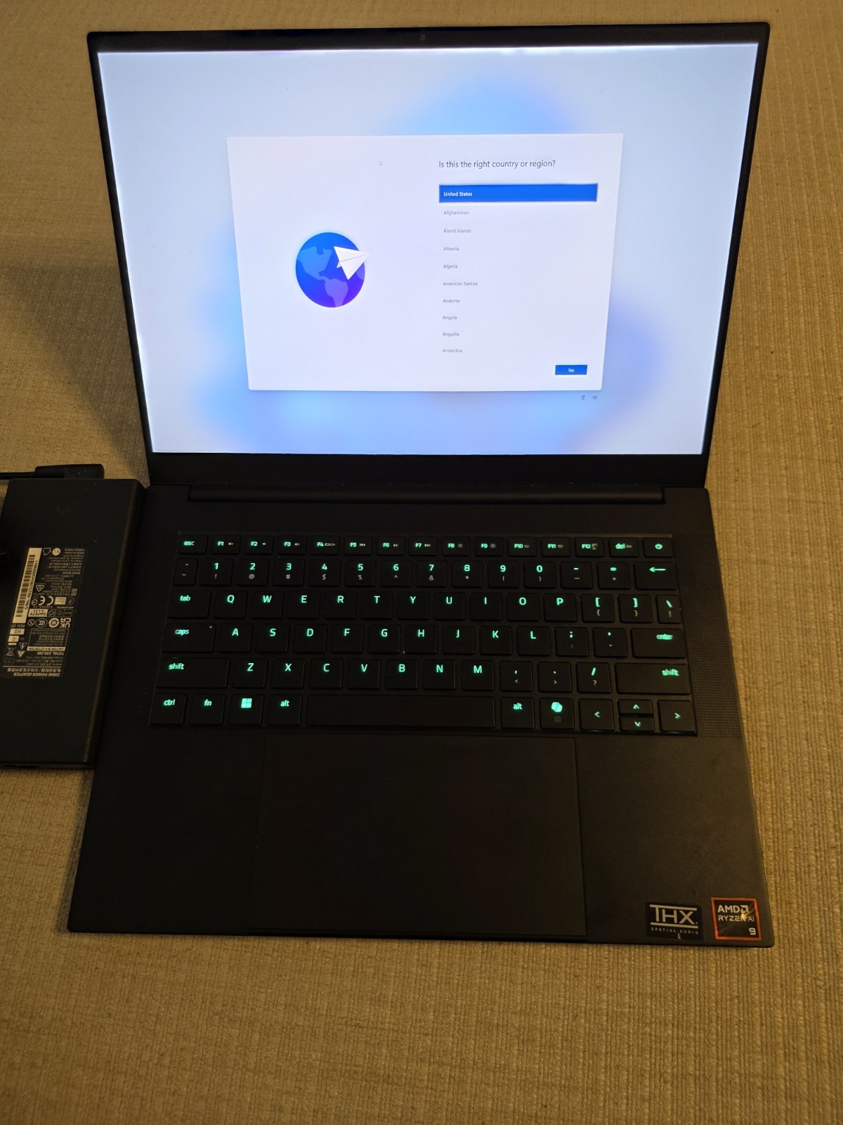 Razer Blade 14 2.8K OLED 120 Hz Ryzen AI 9 365 32GB RAM 1TB SSD NVIDIA RTX 5070!