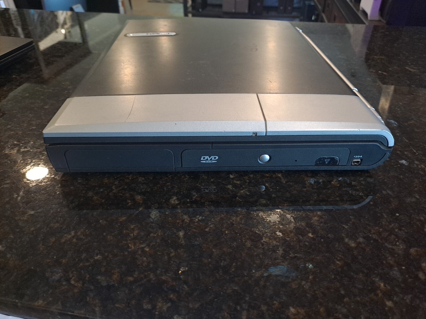Compaq Evo N1020v Intel Pentium 4 2.4GHz 512MB RAM No HDD