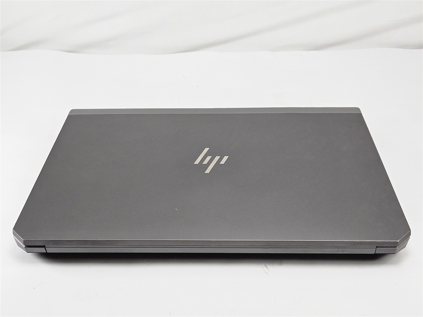 HP ZBook 17 G6 Intel Xeon E-2286M 64GB 1TB SSD RTX 4000 17.3″ No OS