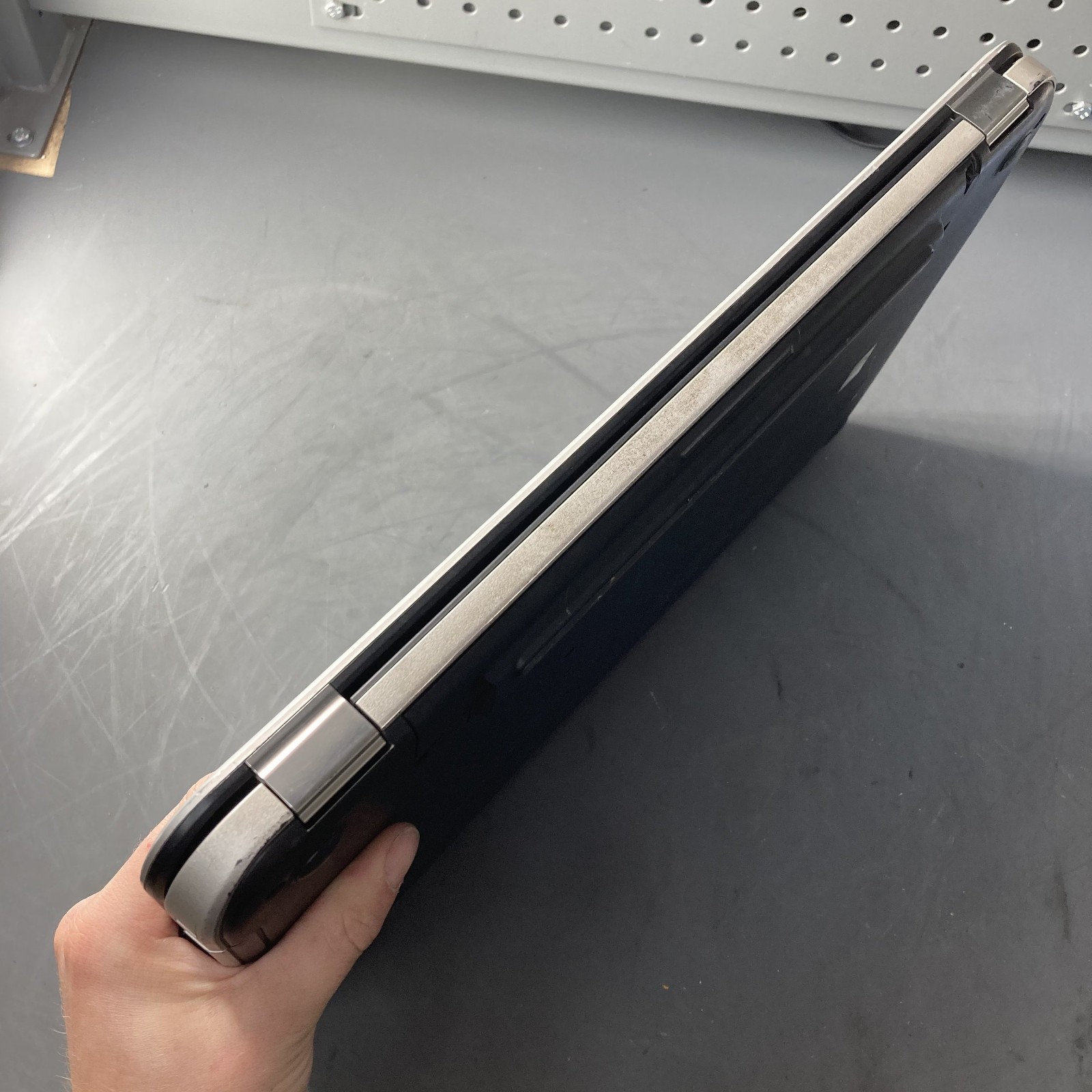 Dell Inspiron 17R 5737 17.3″ Laptop Core i5-4200U 1.6GHz 8GB RAM 256GB SSD W10P