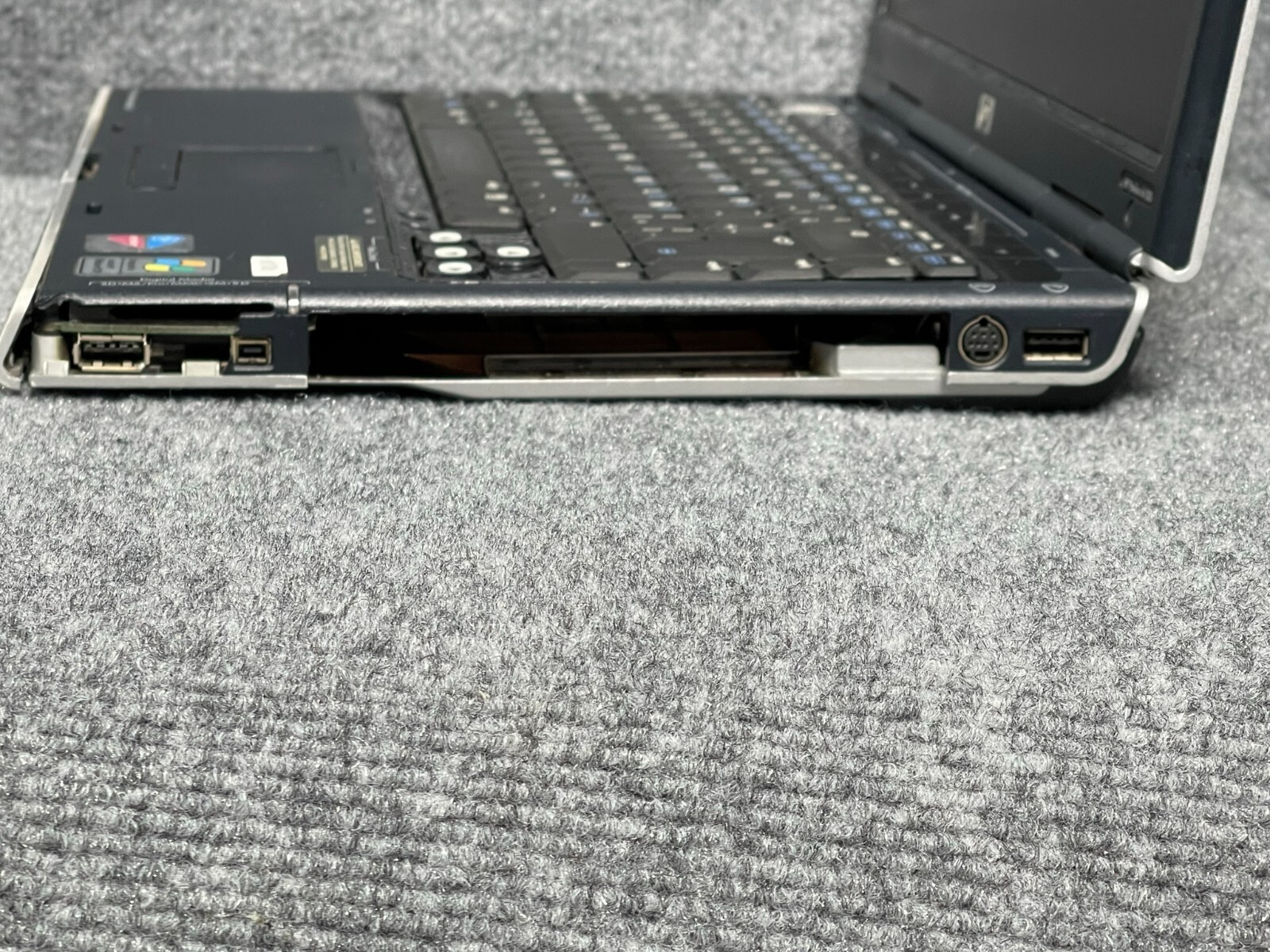 HP Pavilion DV1000 Laptop Intel Centrino For Parts Repair Notebook