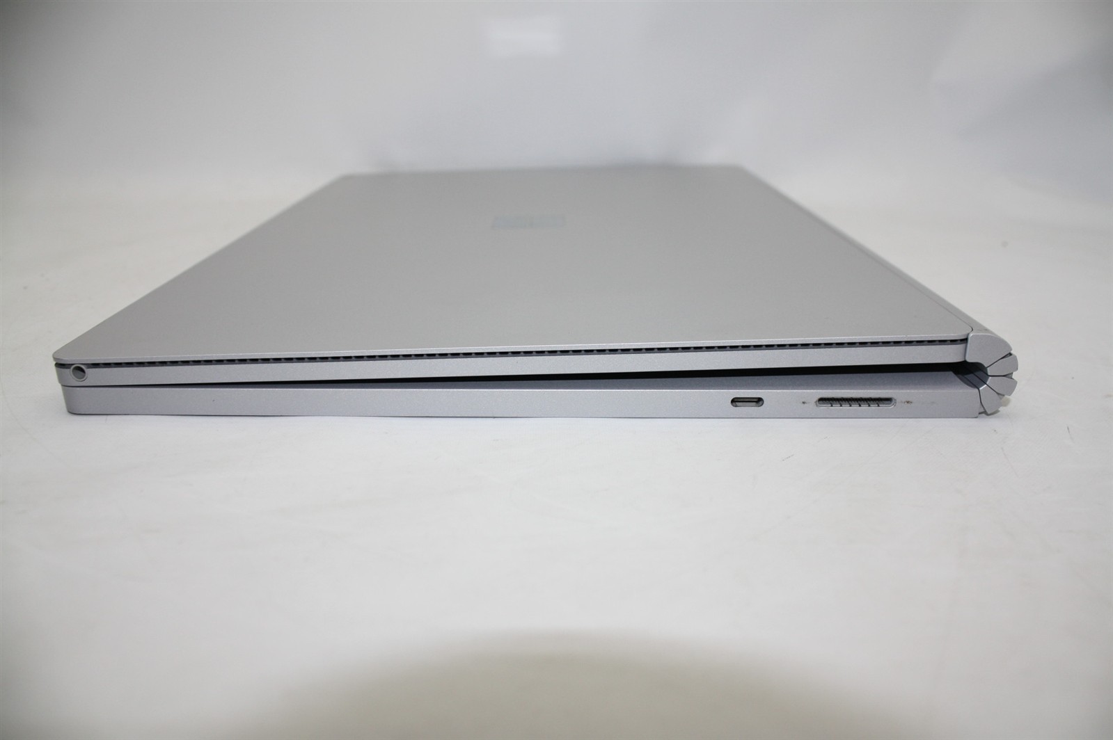 15.6″Microsoft Surface Book 2 1793 i7-8650U 1.90GHz RAM 16GB NVMe 512GB