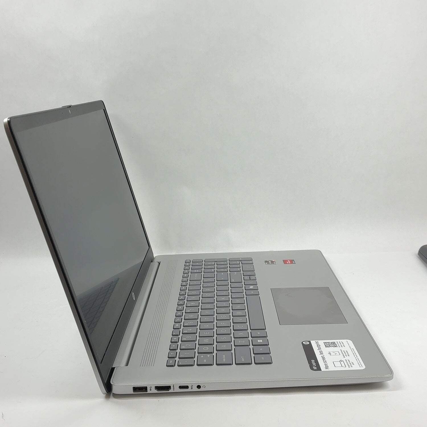 HP Laptop 17-CP2XXX 17.3″ Ryzen 5 7520U 2.8GHz 8GB RAM 512GB SSD