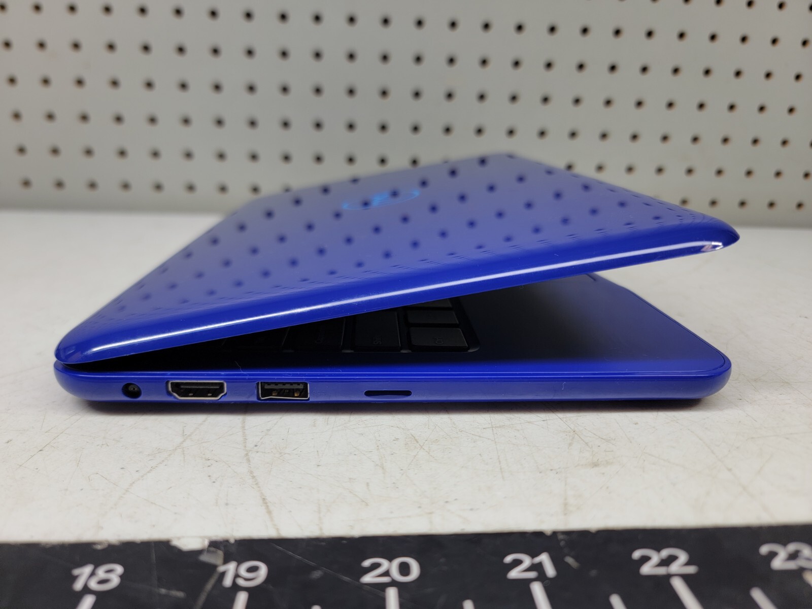 Dell Inspiron P24T Laptop, FOR PARTS