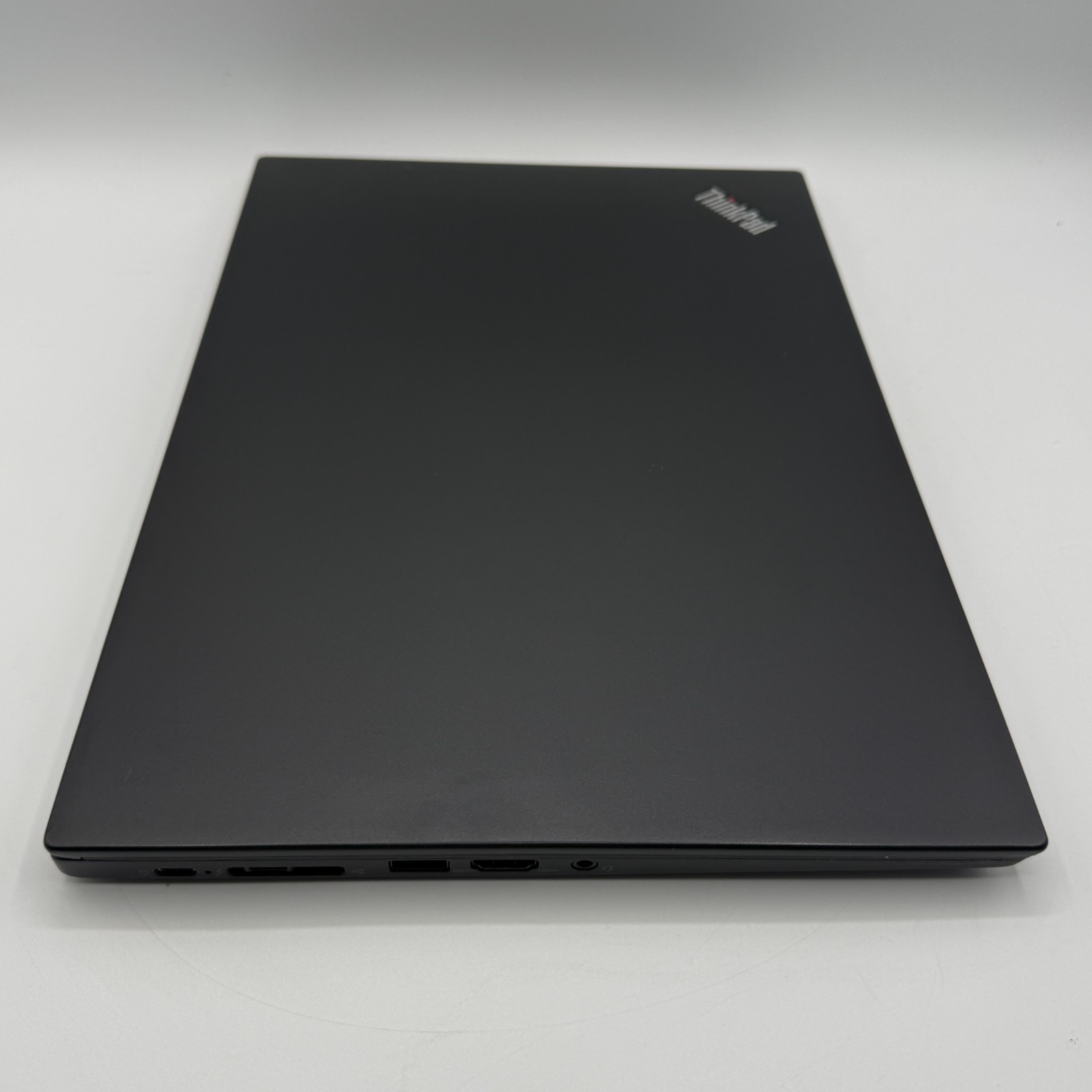 Lenovo ThinkPad T490s 14″ i7-8565U 16GB RAM 256GB SSD Win11 Pro Fingerprin Fair