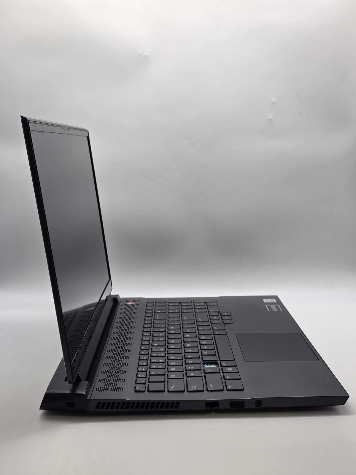 Dell Alienware m17 R3 17.3″ i7-10750H RX 5500M 16GB 256GB SSD For Parts