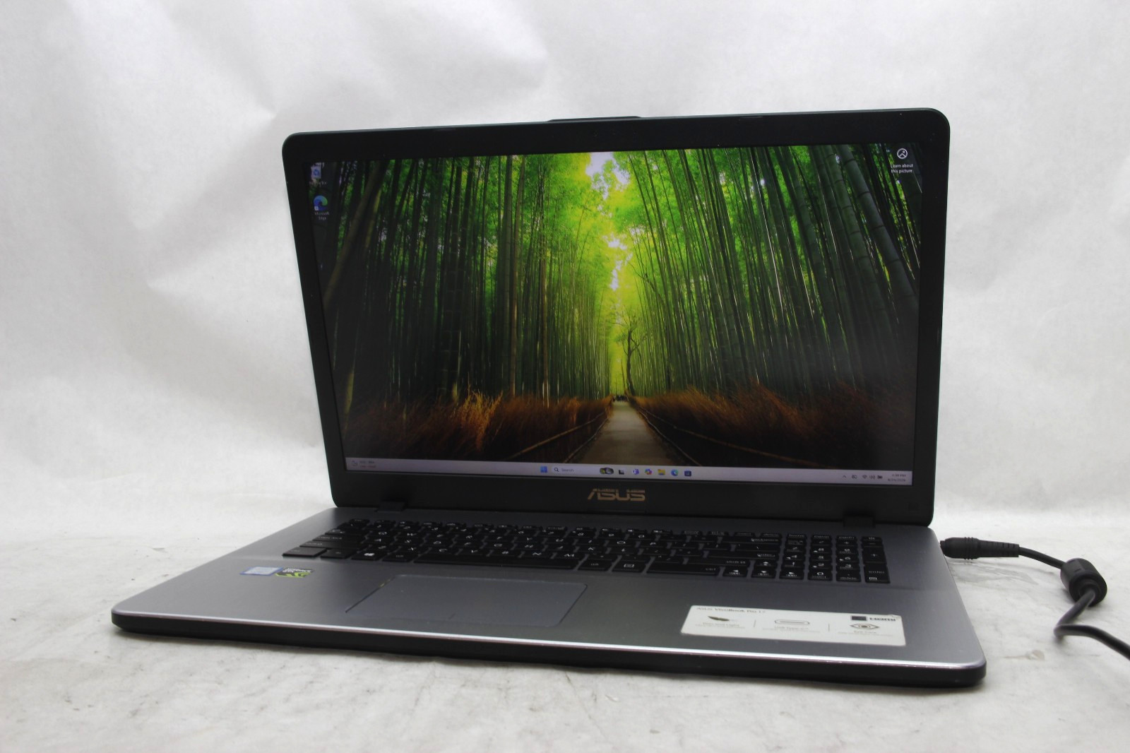 ASUS VivoBook Pro 17 17″ Laptop i7-8550U 16 GB RAM 256 GB SSD Win 11 No Charger