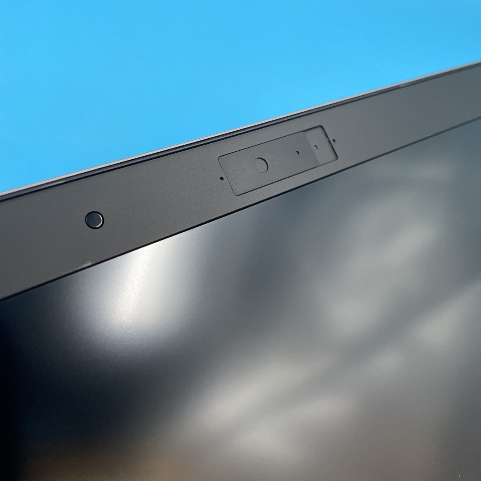HP ZBook Studio G5 | i7-8850H | 32GB RAM | 512GB SSD | P1000 | NO OS | 65% BATT