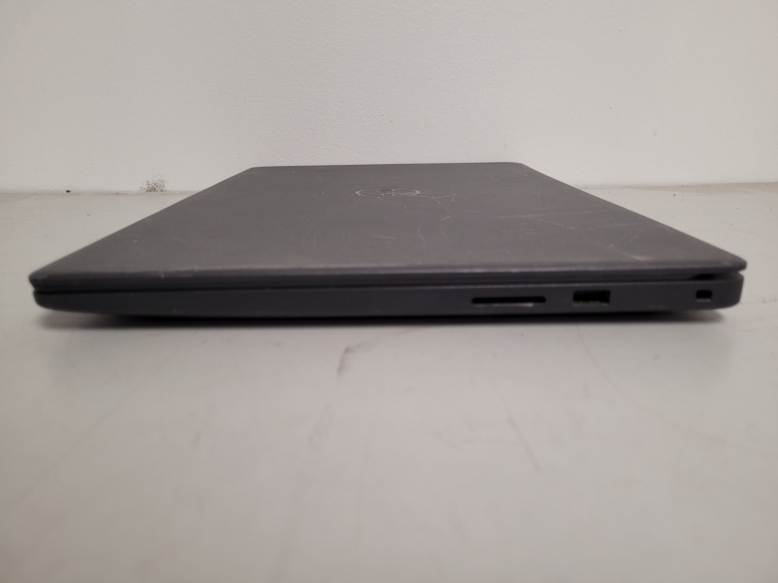 Dell inspiron 3505 15.6″rayzen5 3450u 2100mhz 12gb ram 256gb ssd charger 9BZH393