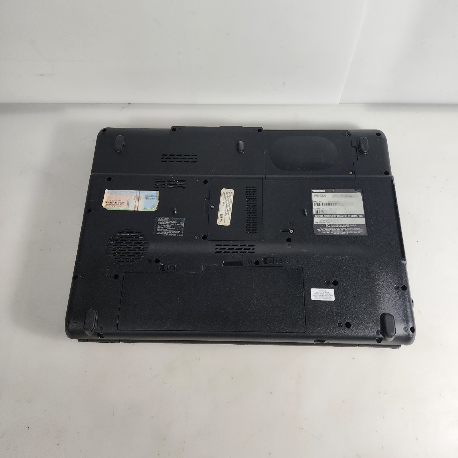 Toshiba Satellite L305-S5955 Intel Celeron CPU 900 2.20GHz Untested No Ac Adapt
