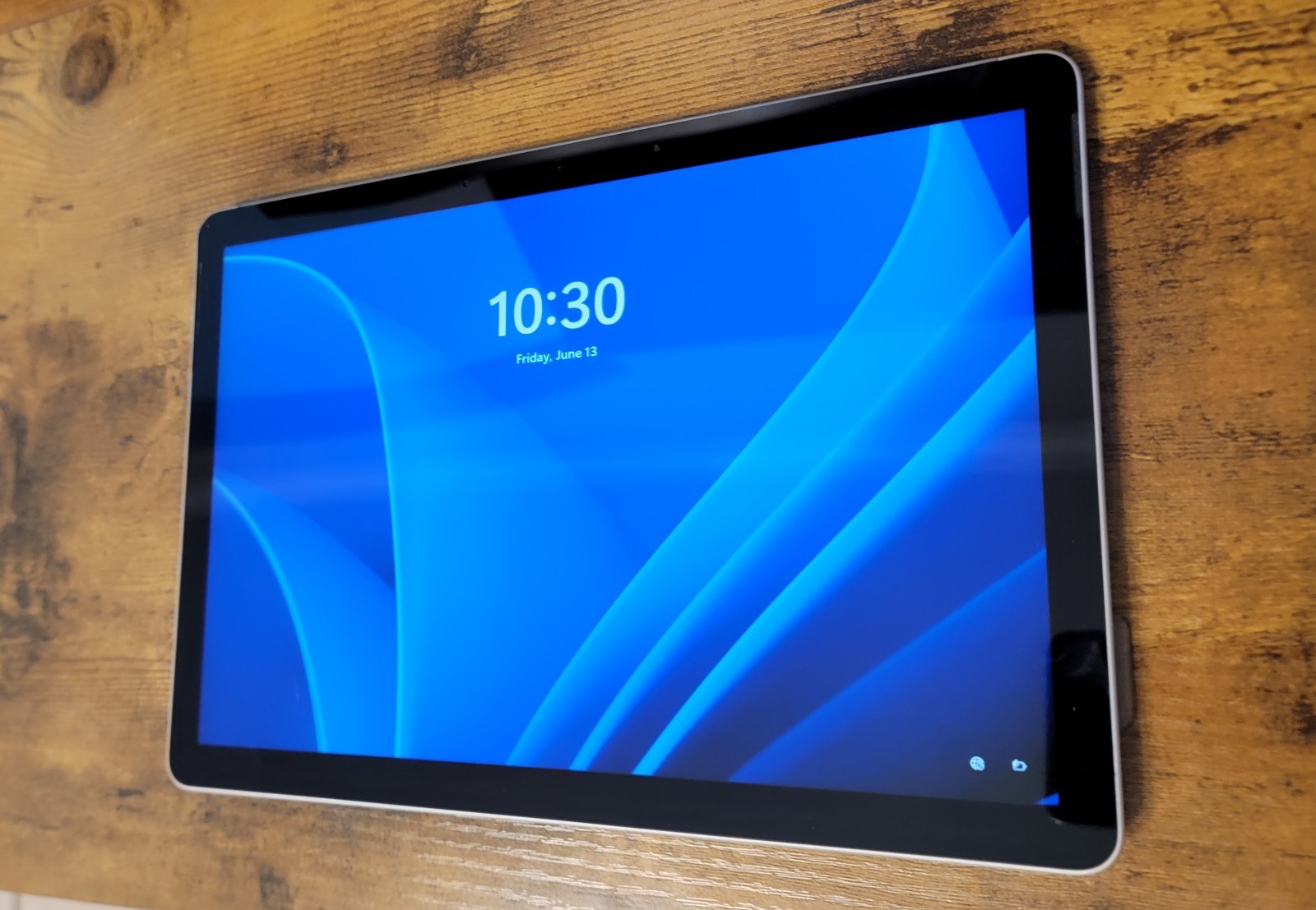 Microsoft Surface Go 2 (1926) 64GB w/Microsoft Type Cover Keyboard & a Case