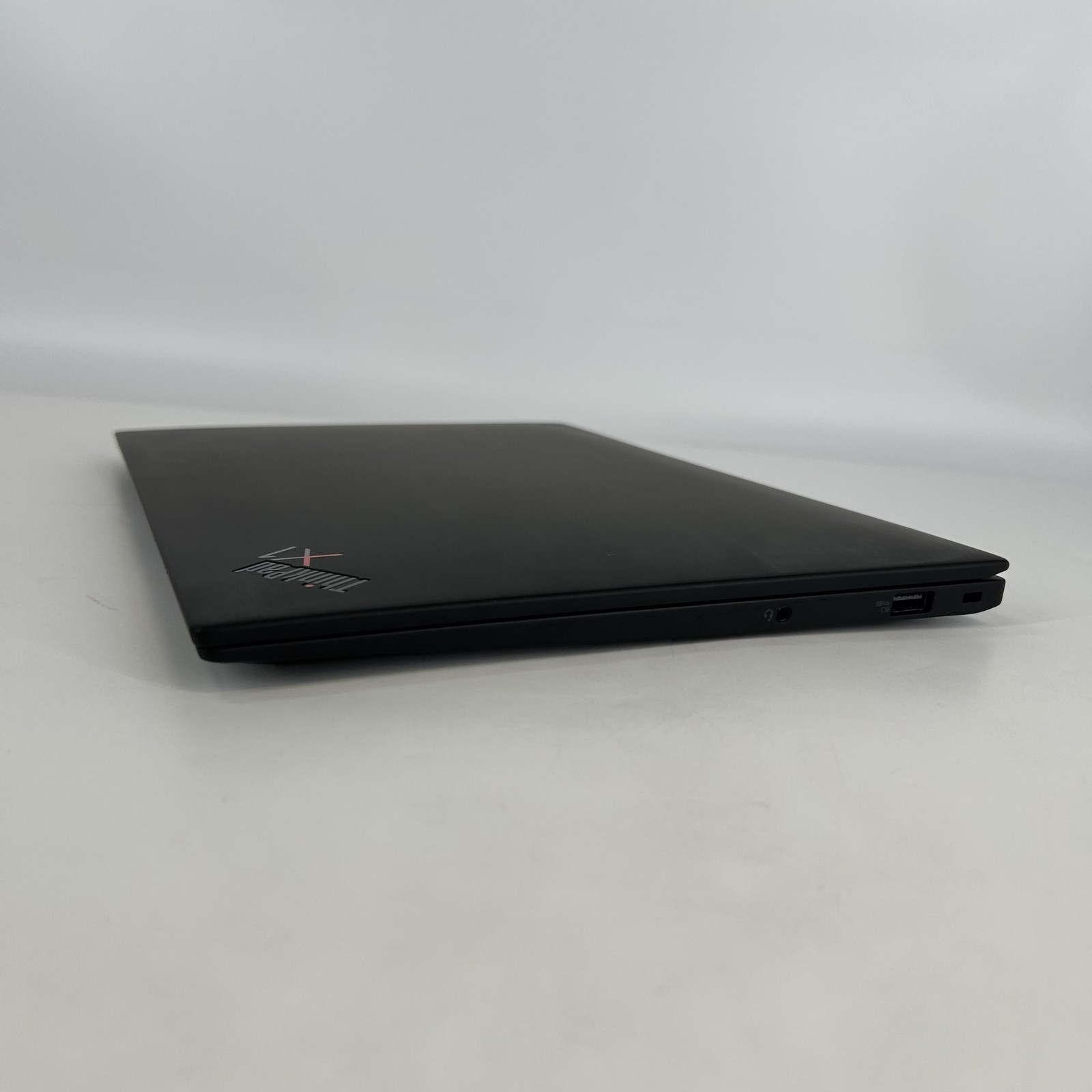 Lenovo ThinkPad X1 Carbon Gen 9 14 FHD+ i5-1135G7 2.40GHz 16GB 256GB SSD