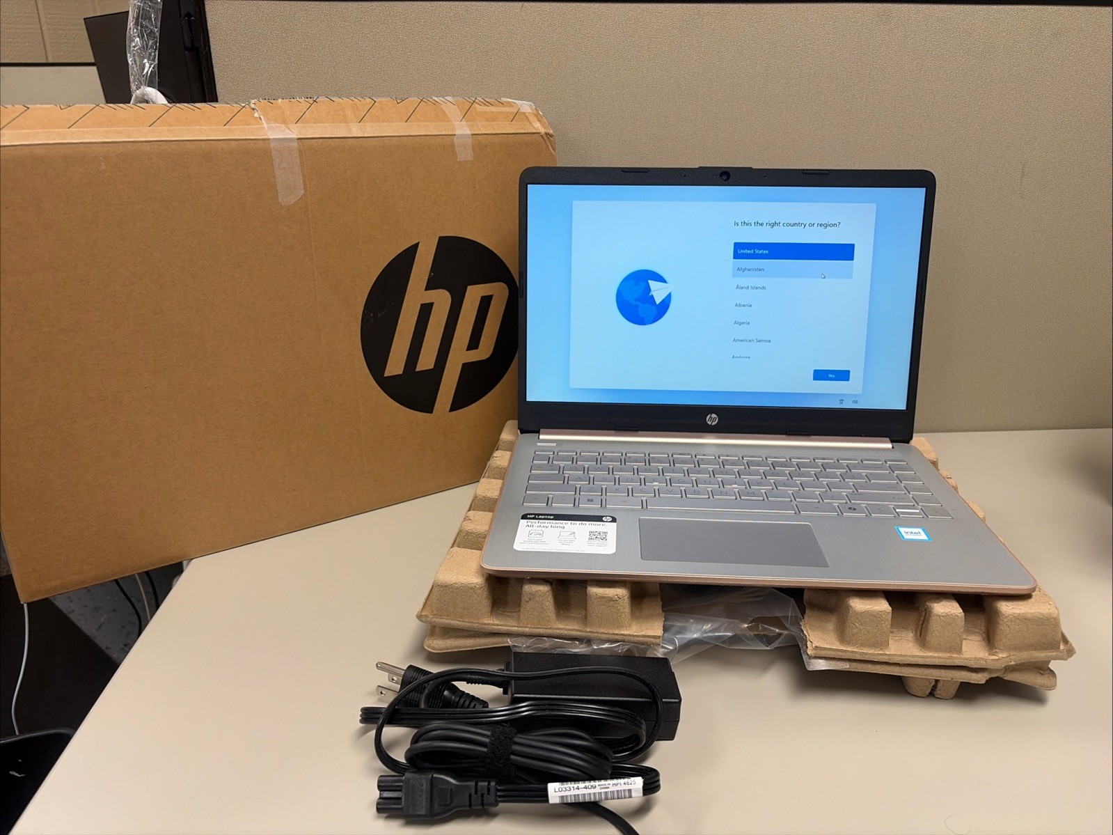 HP – 14 Laptop Intel N150 Processor 4GB Memory 128GB UFS Pale Rose Gold (Used)