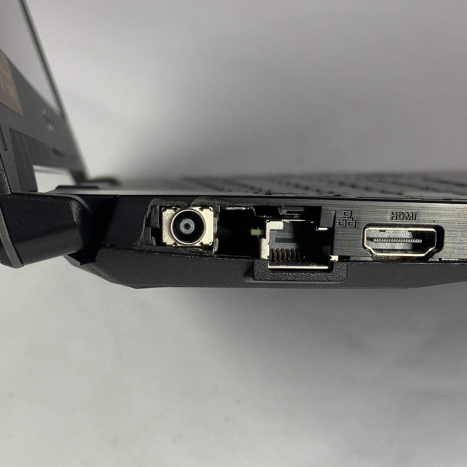 Broken Asus TUF A15 FA506N 15.6″ Ryzen 5 7535HS 8GB 512GB GeForce RTX 2050 READ