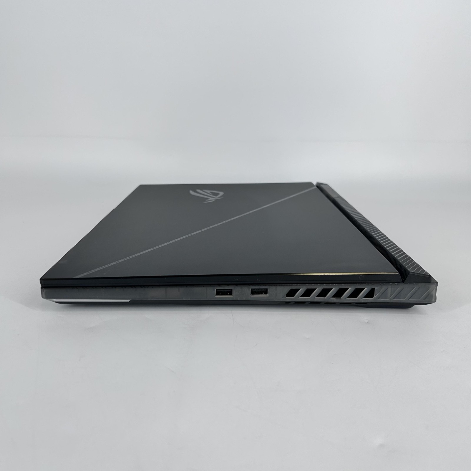 Asus ROG Strix Scar 18 G834 240Hz QHD+ 2.2 GHz i9-14900HX 32GB 1TB SSD RTX 4080