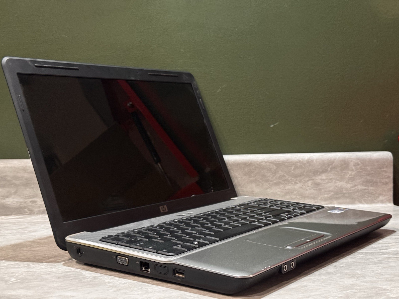 HP G60 Laptop Intel Celeron 900 2.2GHz 2gb RAM 250gb HDD Windows 7