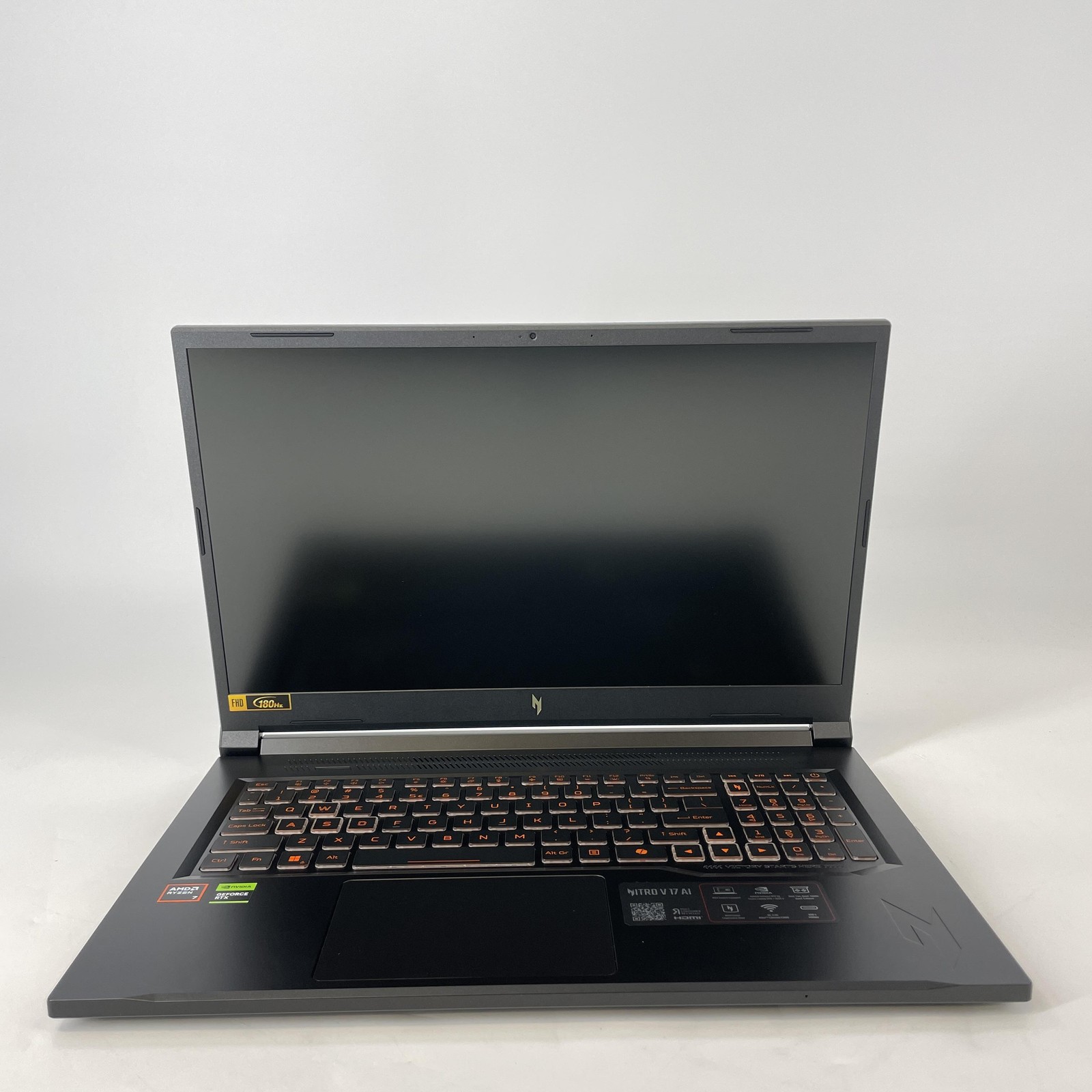 Acer Nitro V 17 AI 180Hz FHD 3.8 GHz Ryzen 7 260 16GB 1TB SSD RTX 5060 Excellent