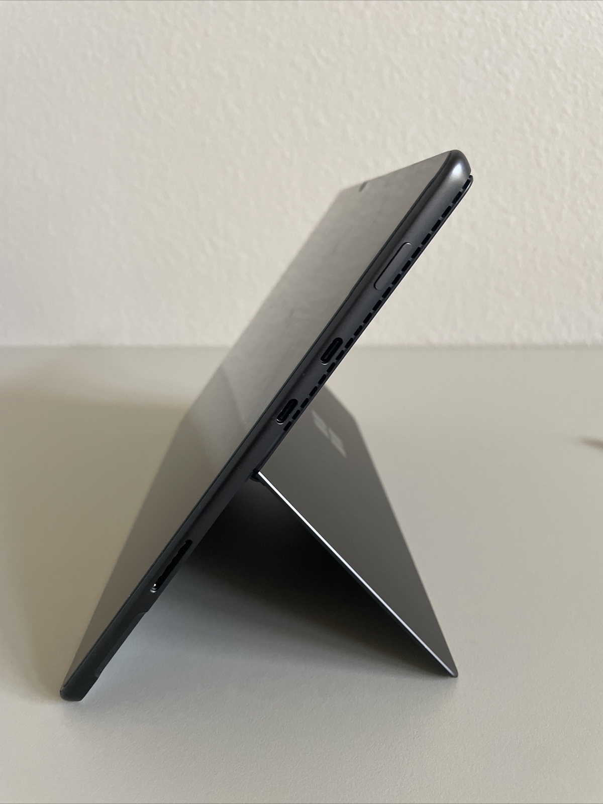 Microsoft Surface Pro 8 13″ (256GB SSD, Intel Core i5 11th Gen., 2.40 GHz, 8GB)