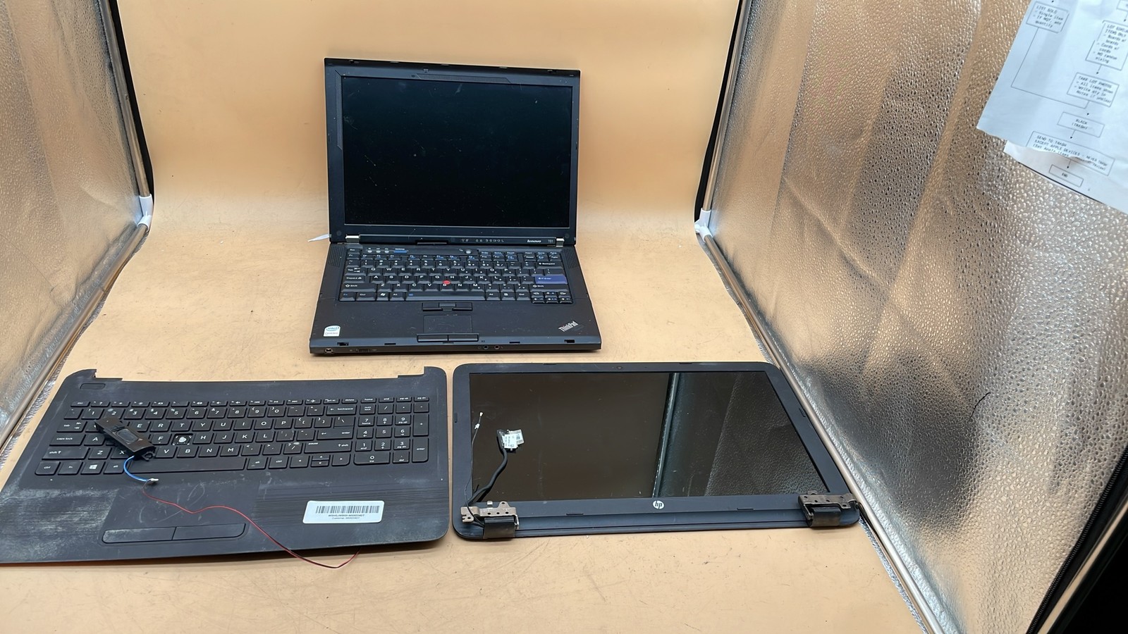 Lenovo ThinkPad T61 Keyboard Palmrest PK131O23A00 & HP Laptop Screen for Parts