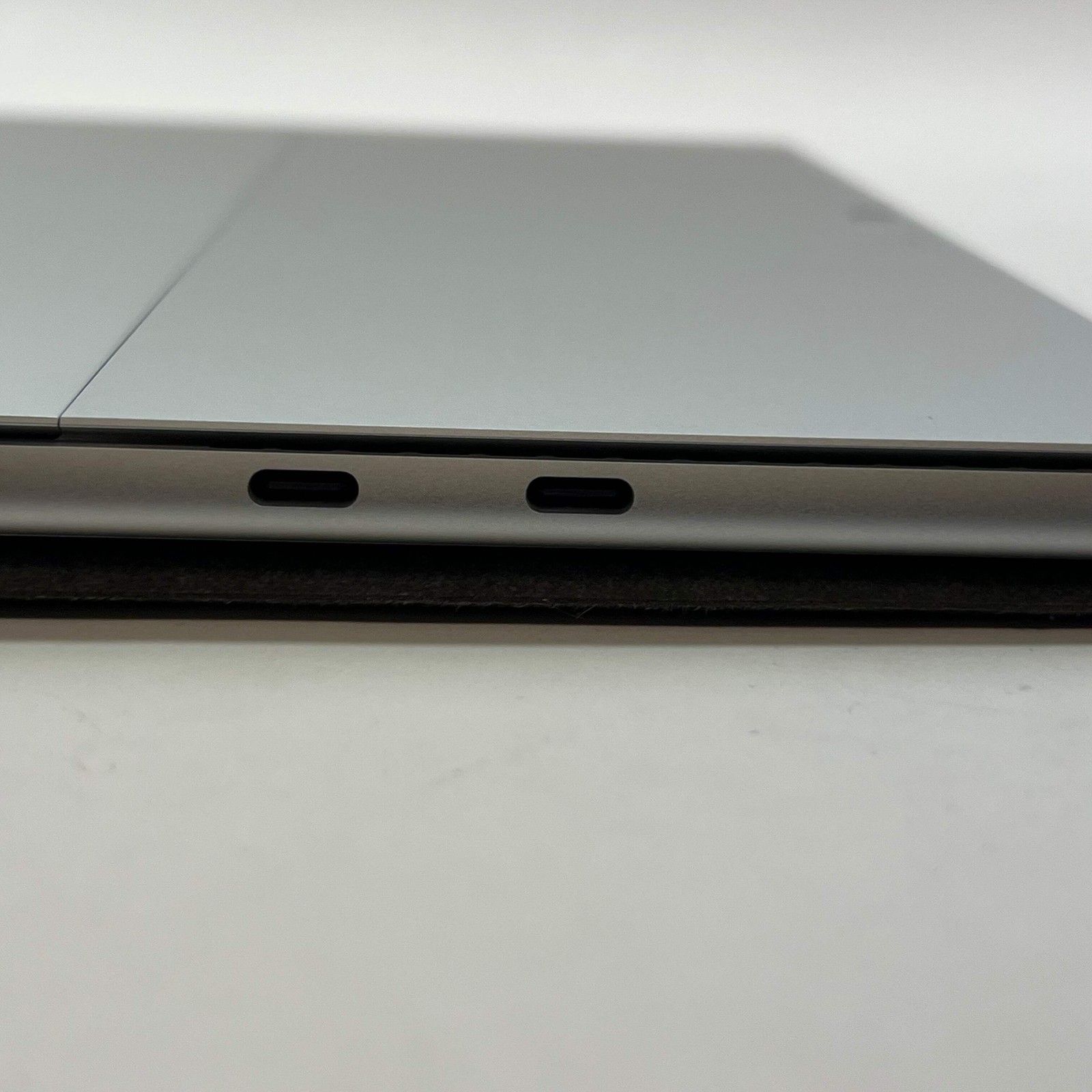 Microsoft Surface Pro 10 for Business 2079 13″ Core Ultra 5 135U 2.1GHz 8GB RAM