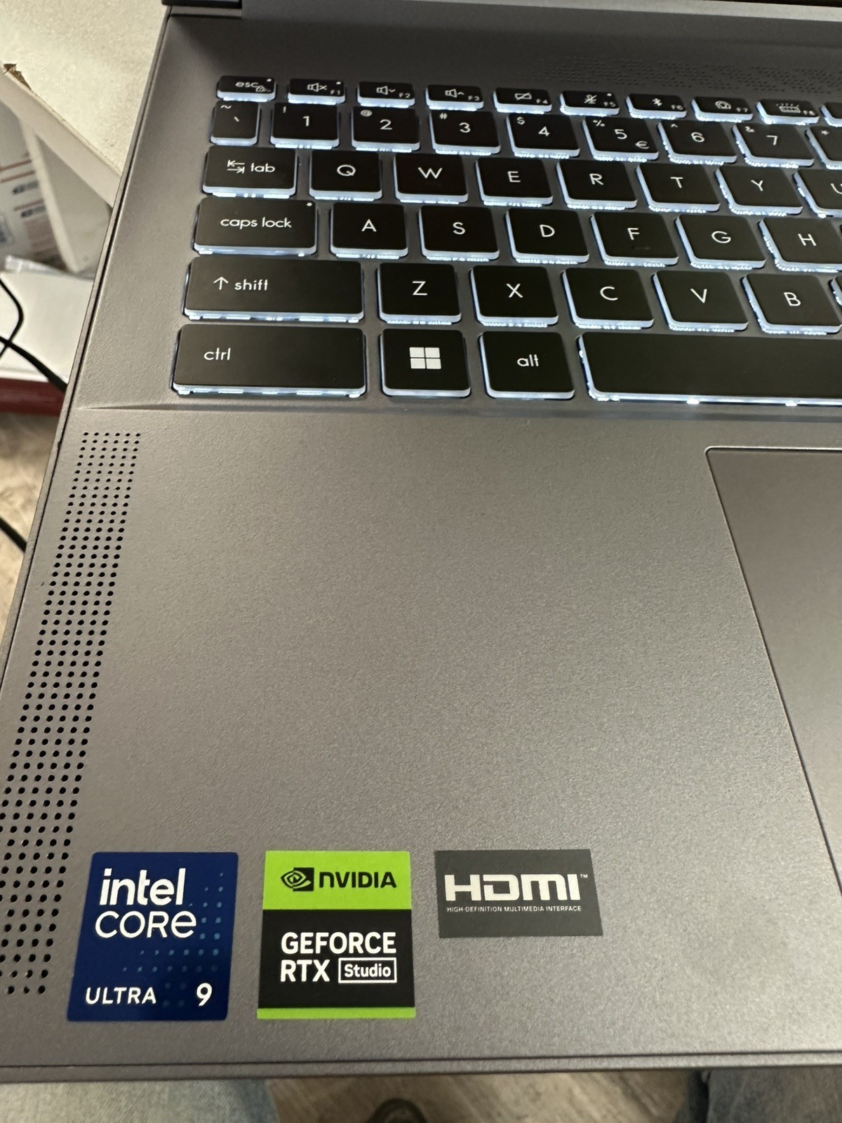 MSI Creator 16 AI Studio A1VHG 16.0″UHD+ Core Ultra 9 185H 32GB 1TB RTX 4080
