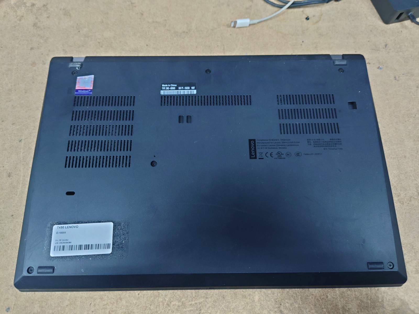Lenovo ThinkPad T490 14″ FHD i5-8365U 16GB RAM 256GB SSD No OS