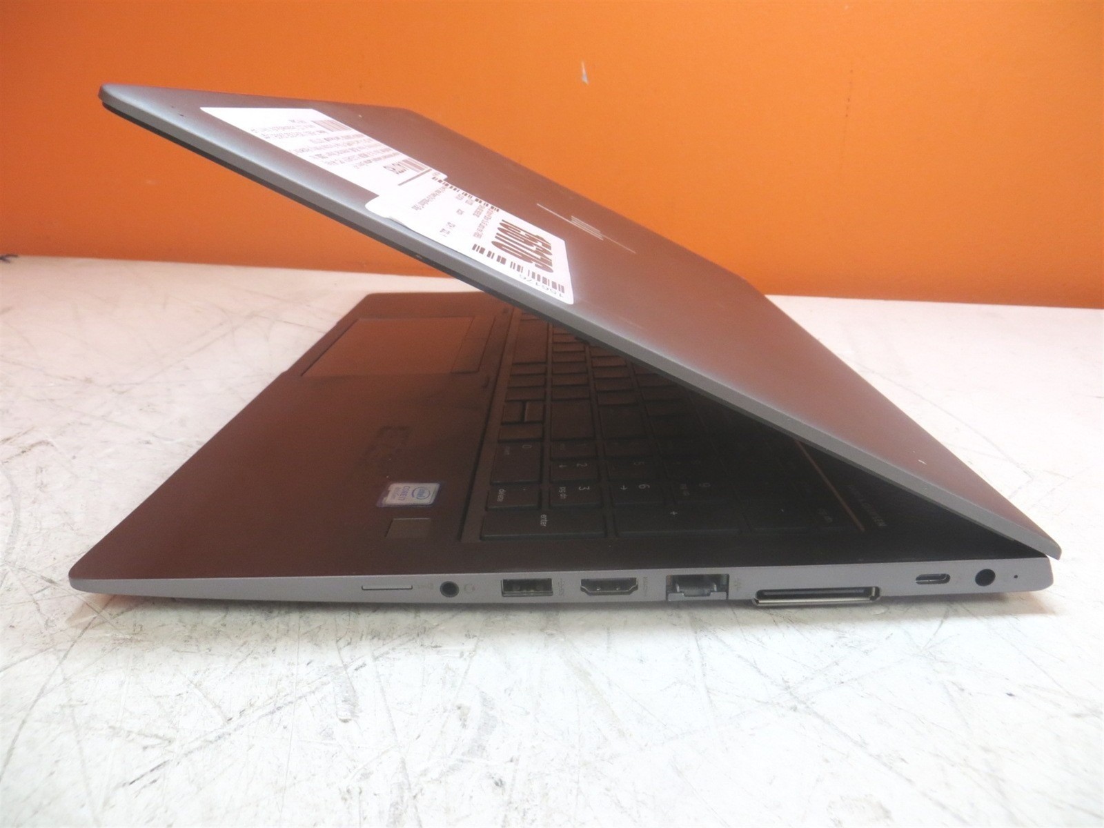 Light Spots HP ZBook 15u G6 Laptop Intel i7-8565U 1.8GHz 8GB 256GB SSD
