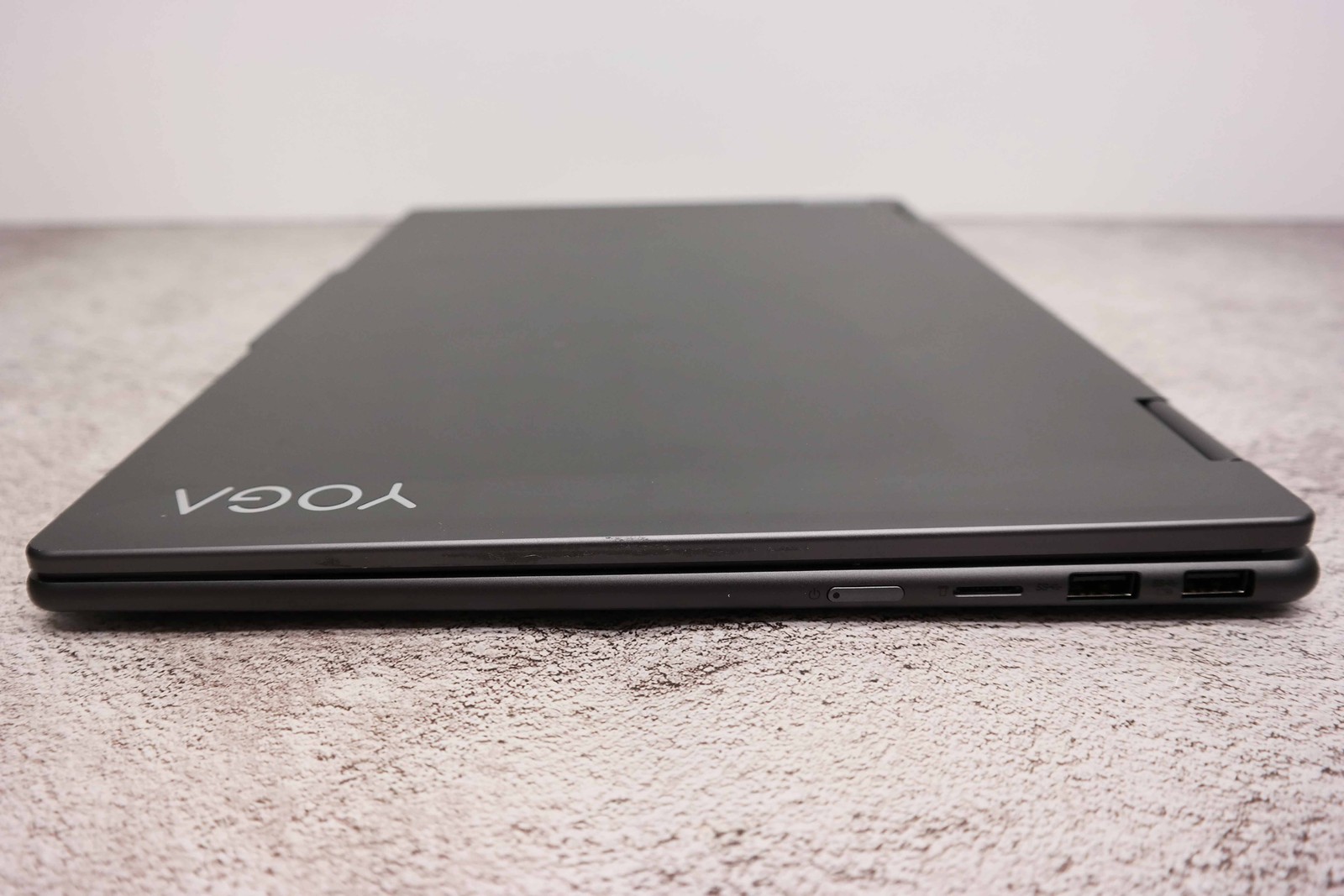 Lenovo Yoga 7i 16IML9 16″ Core Ultra 7 155U 16GB BROKEN