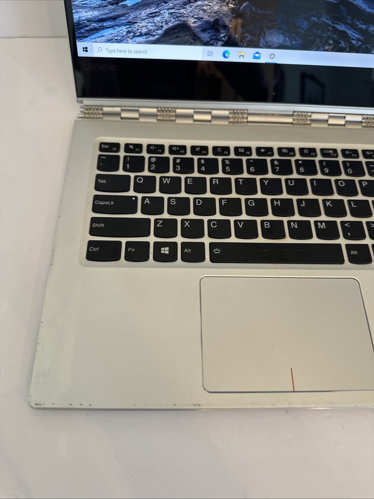 Lenovo Yoga 910-13IKB Signature Edition 4K Touch Screen Laptop Windows 10 i7 CPU