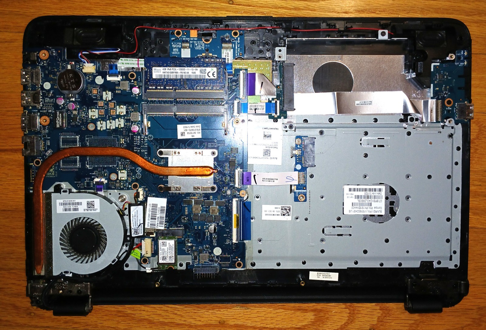 HP 15-AF123CL AMD A8-7410 2.2GHZ 4GB RAM 15″ LCD AC Adapter