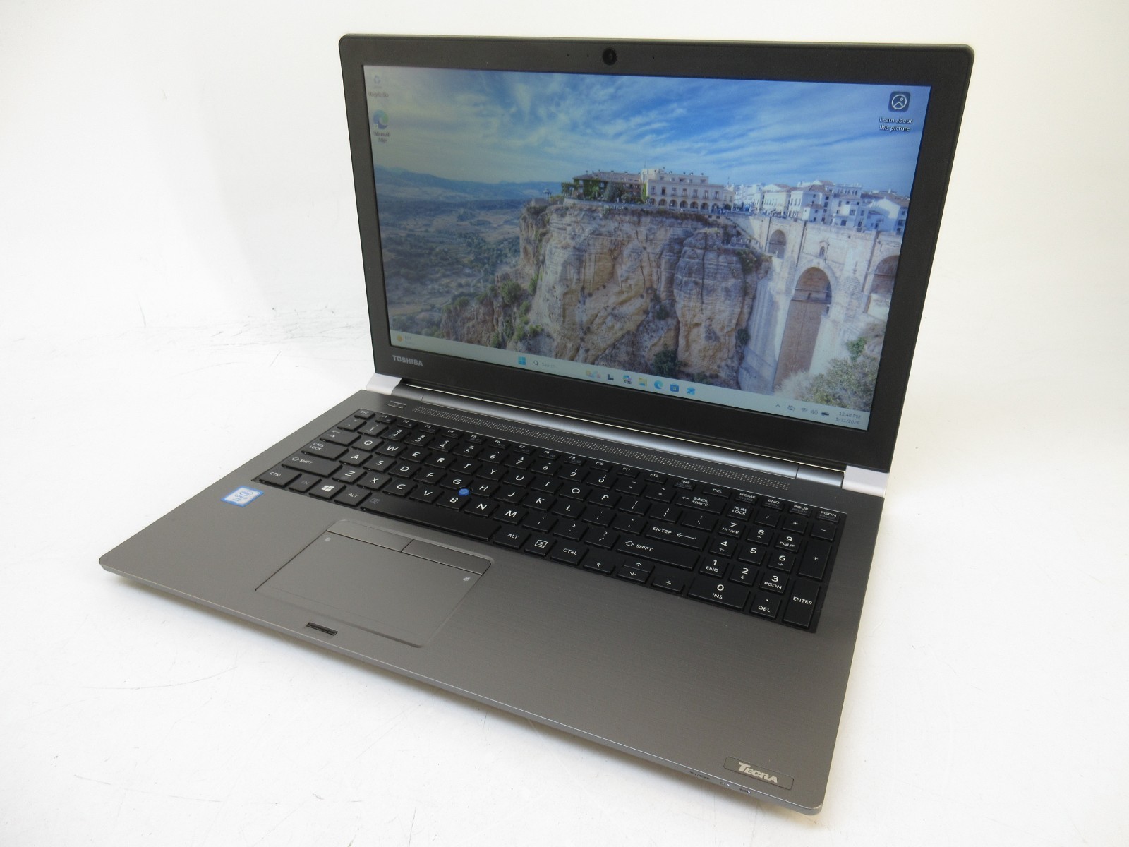 Toshiba Tecra Z50-C Laptop – Core i5-6300U 2.40GHz, 8GB RAM, 256GB SSD