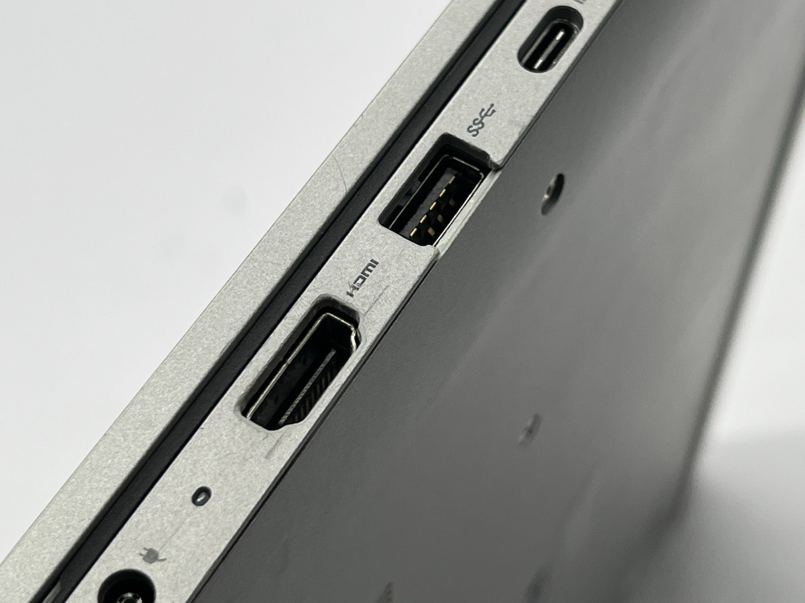 Dell Latitude 3310 2-in-1, i3-8145, @ 2.10GHz, 8GB RAM, 128GB VNMe-No OS/Charger