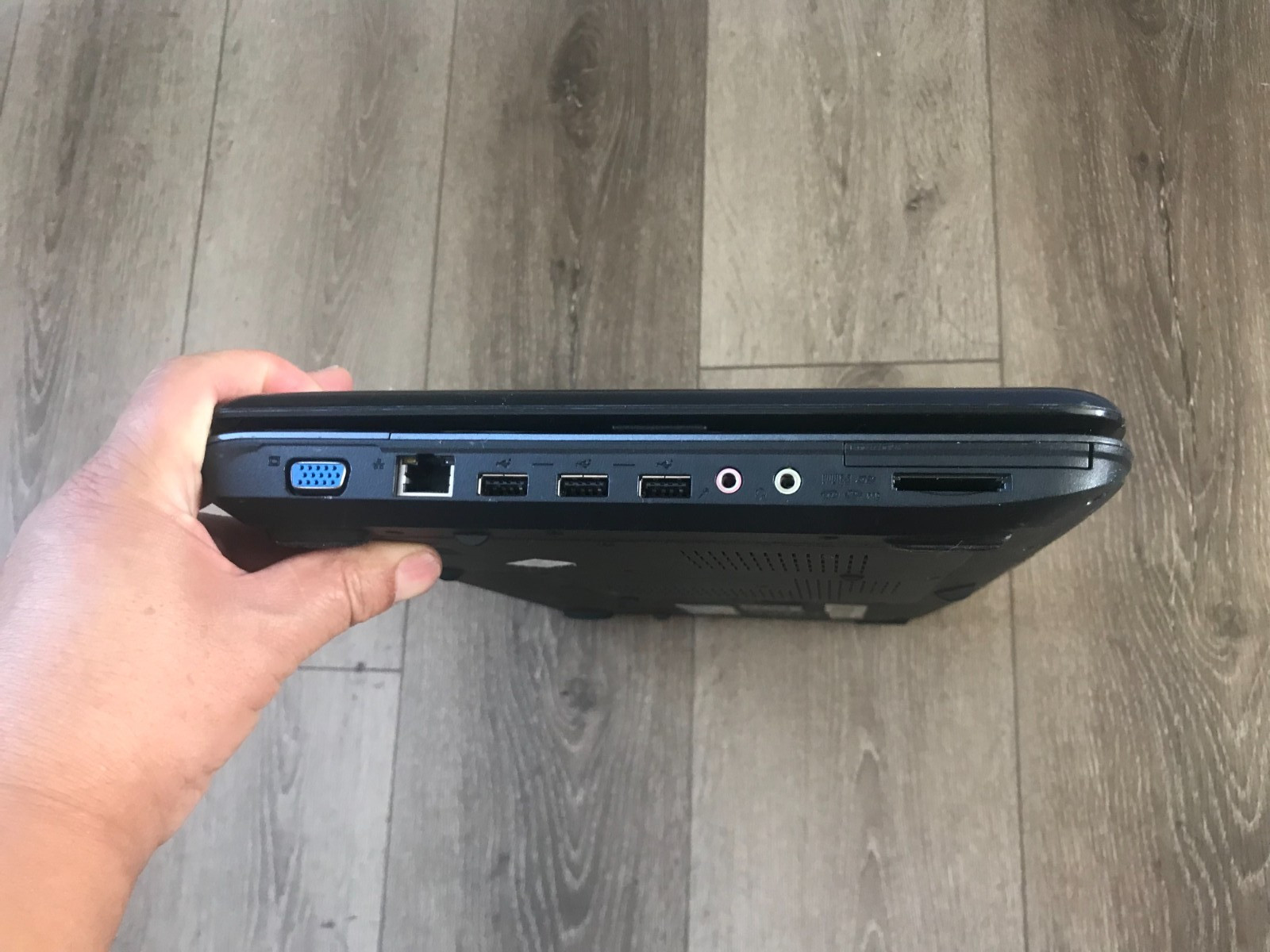 Acer Aspire 5735-4624 15.6″ Intel Pentium Dual T3200 2.00GHz 2GB RAM 160GB HDD